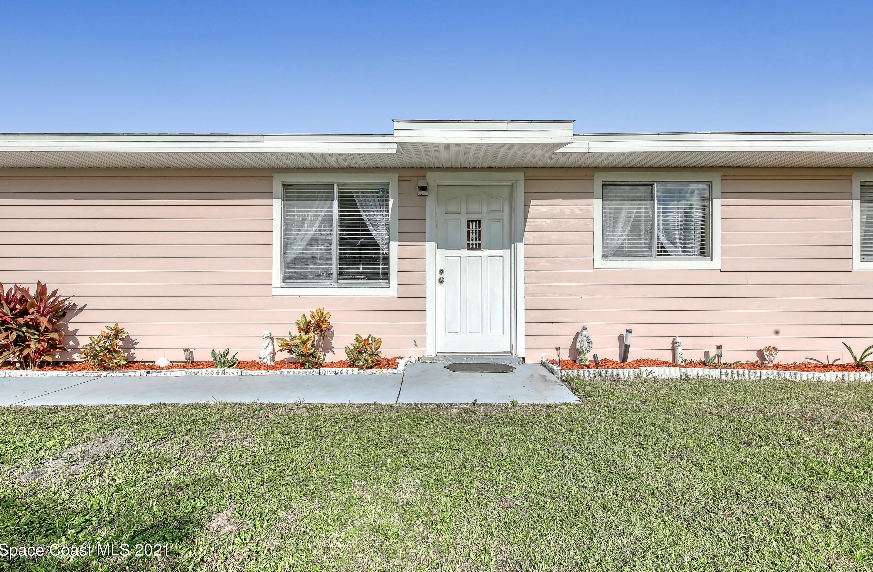 538 Ellington Ave, Melbourne, FL 32909-4145