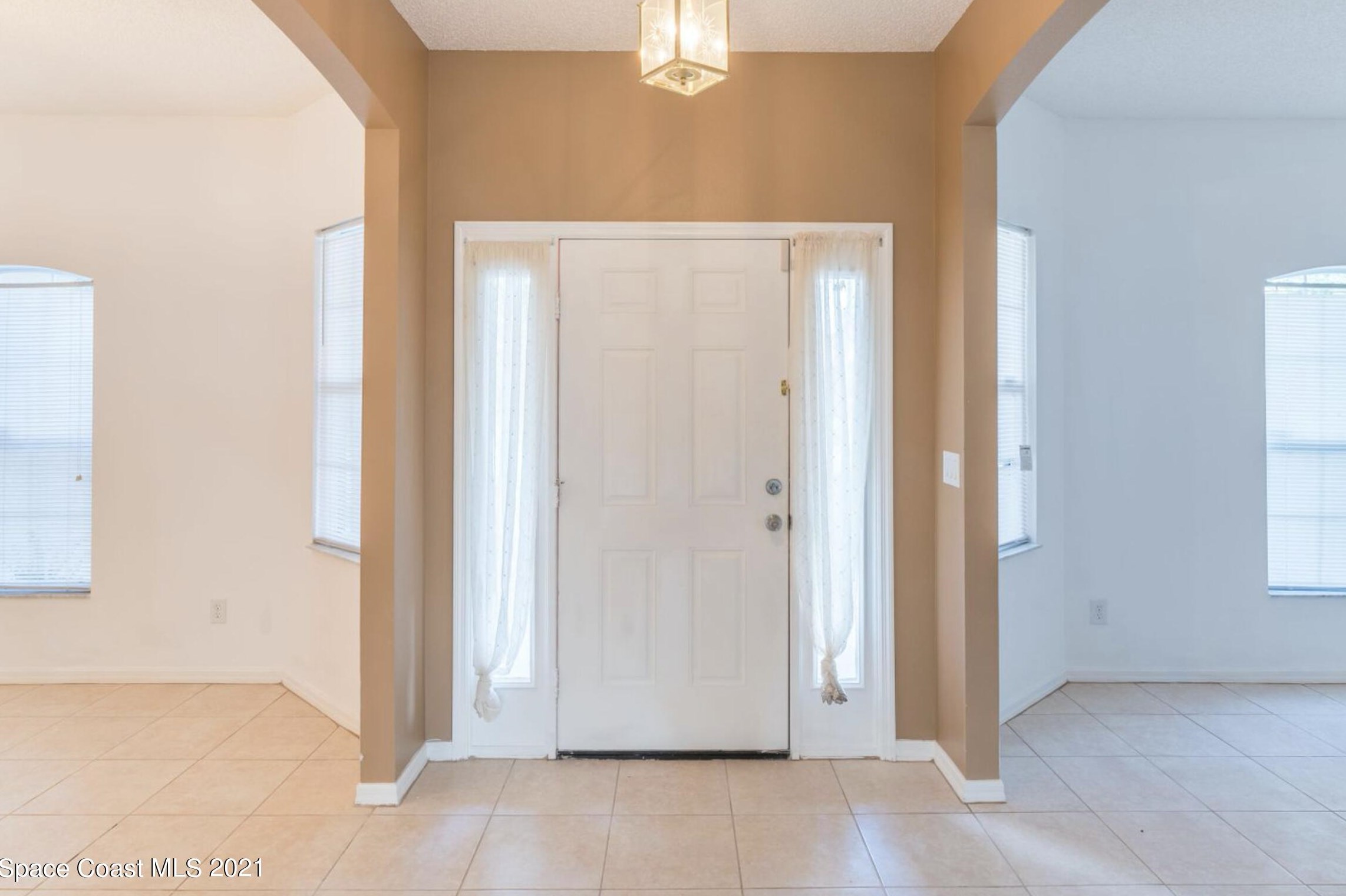 210 Mardi Gras Ave, Melbourne, FL 32907-2913