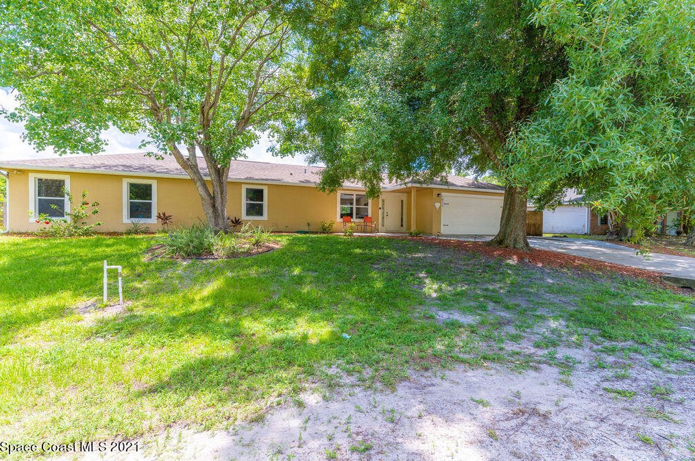 1071 Hanson Ave, Melbourne, FL 32908-7614