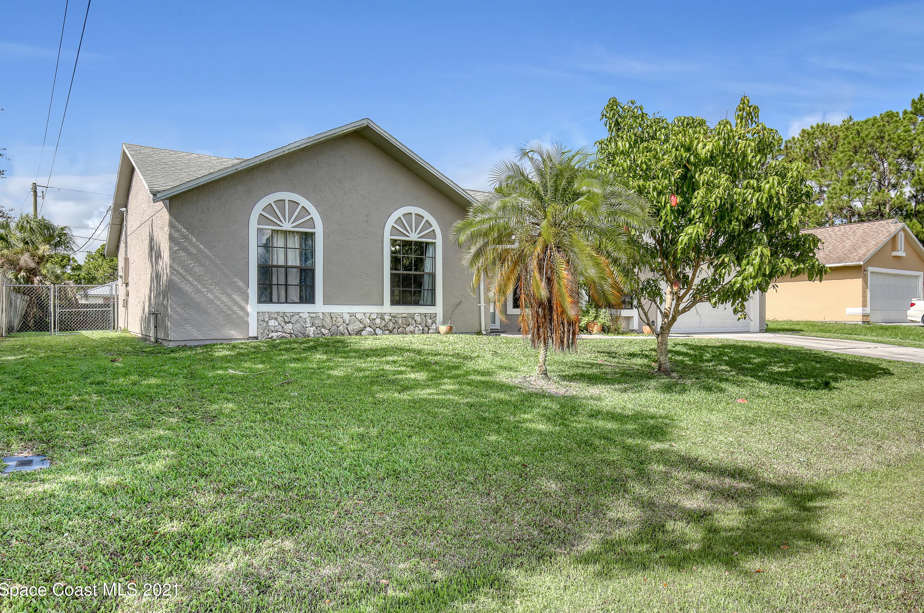 1710 Parrsboro St, Melbourne, FL 32907-8641