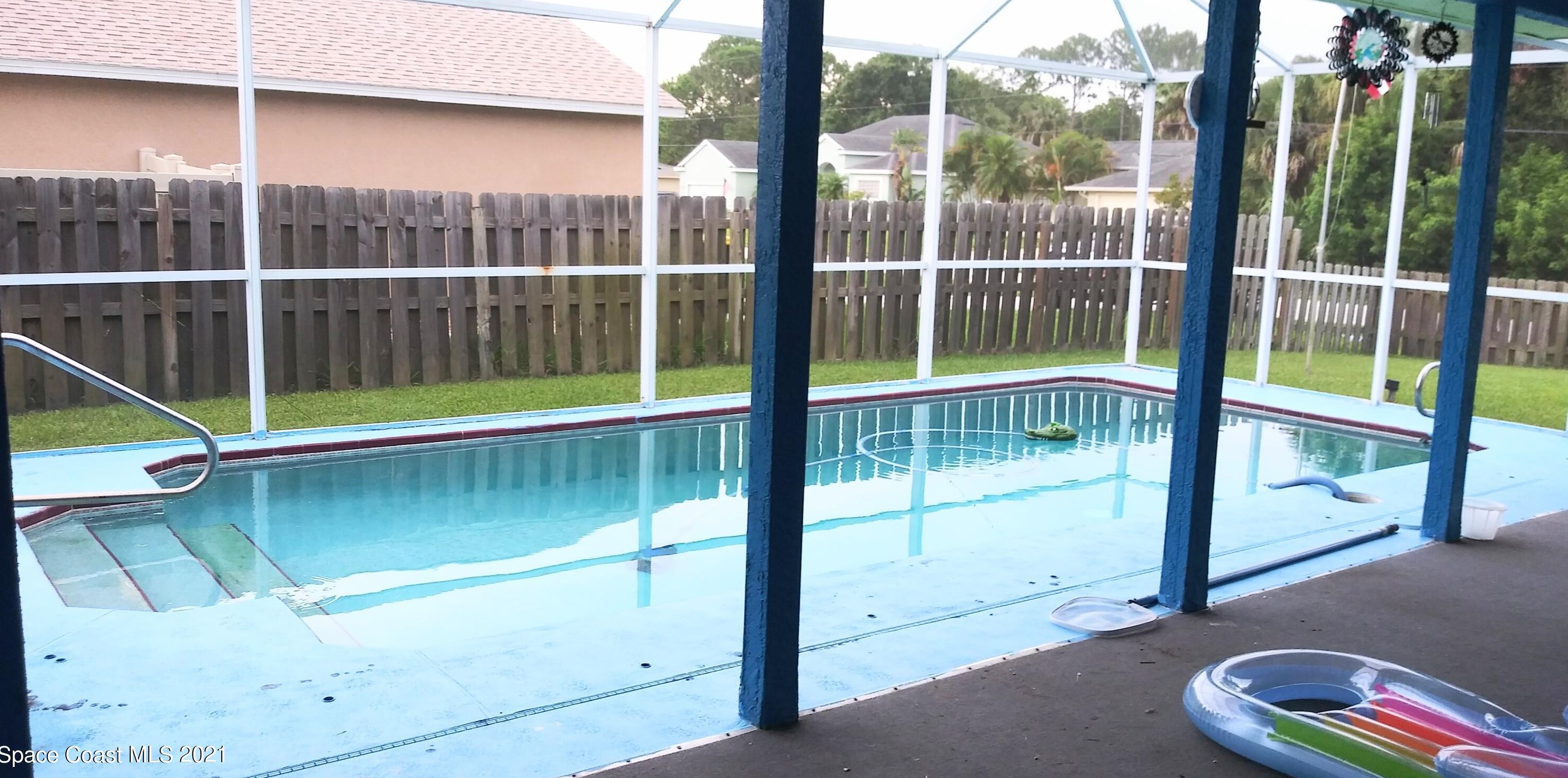 400 Gilbert Dr, Melbourne, FL 32907-1137