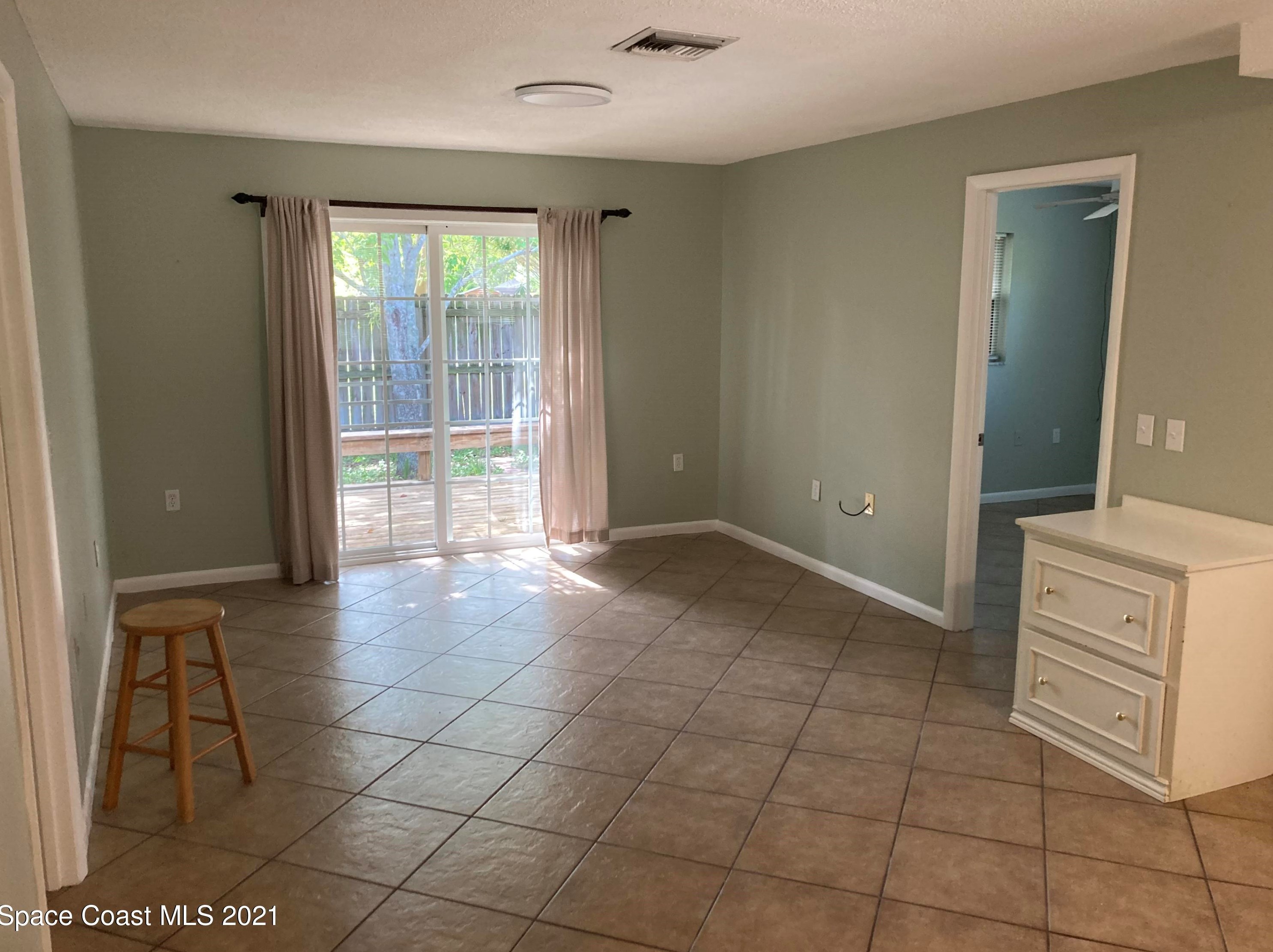 2902 Emory St, Melbourne, FL 32901-6904