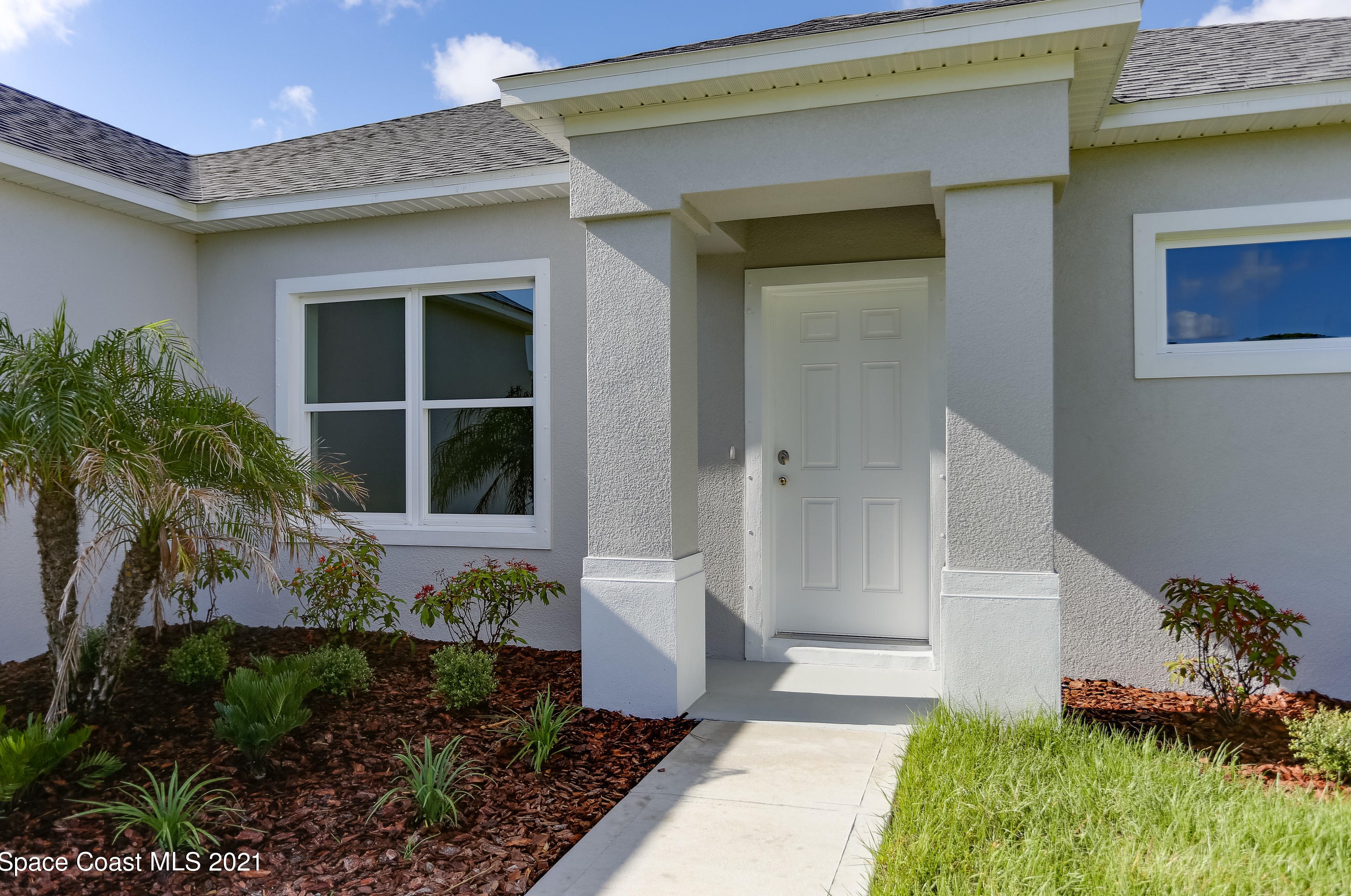 1646 Painter St, Melbourne, FL 32909-5655