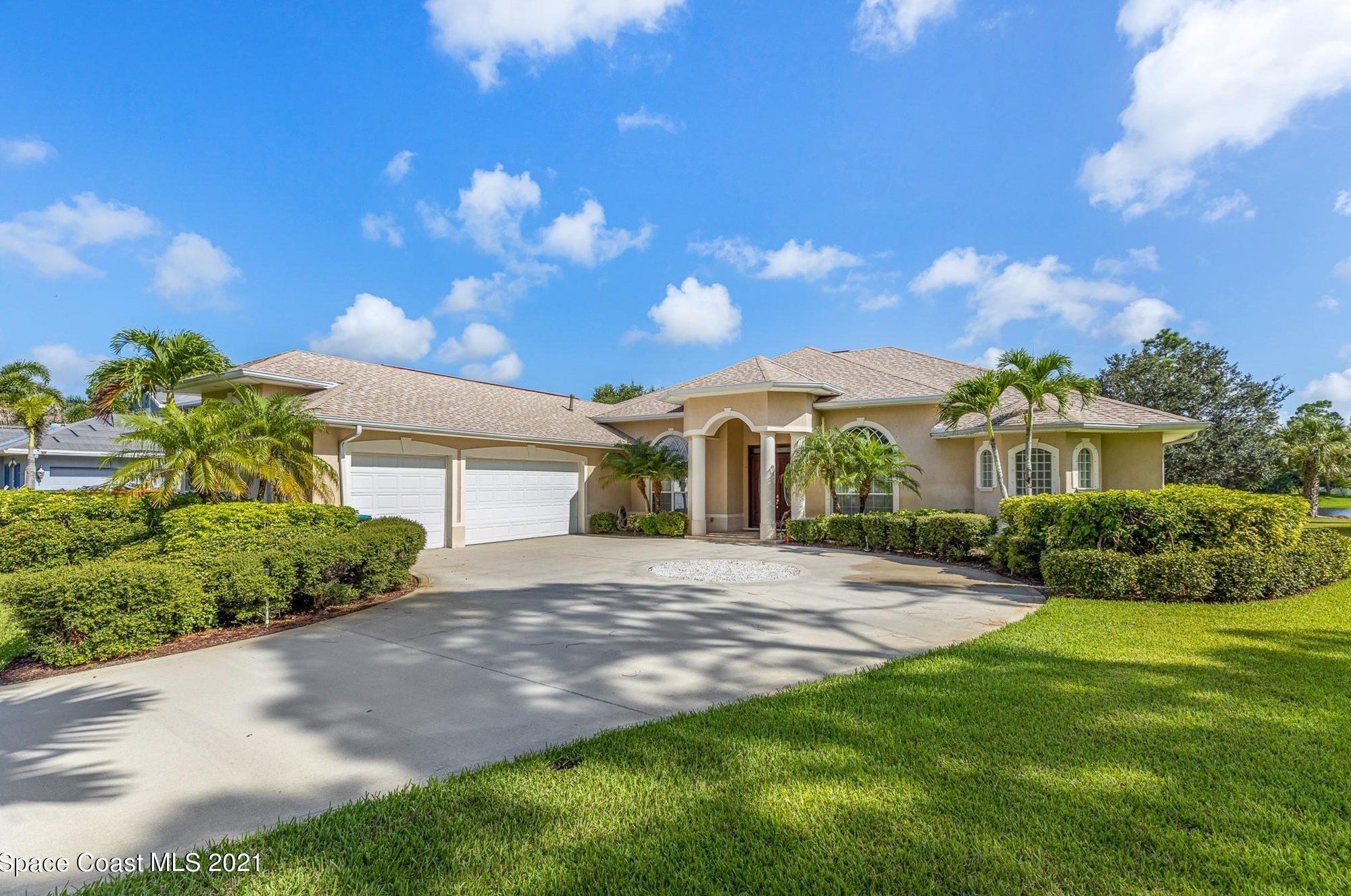 1841 Winding Ridge Cir, Melbourne, FL 32909-2316