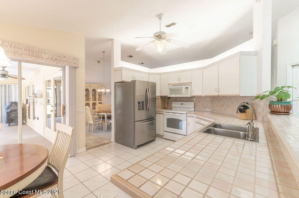 2455 Palm Lake Dr, Merritt Island FL  32952-5410 exterior