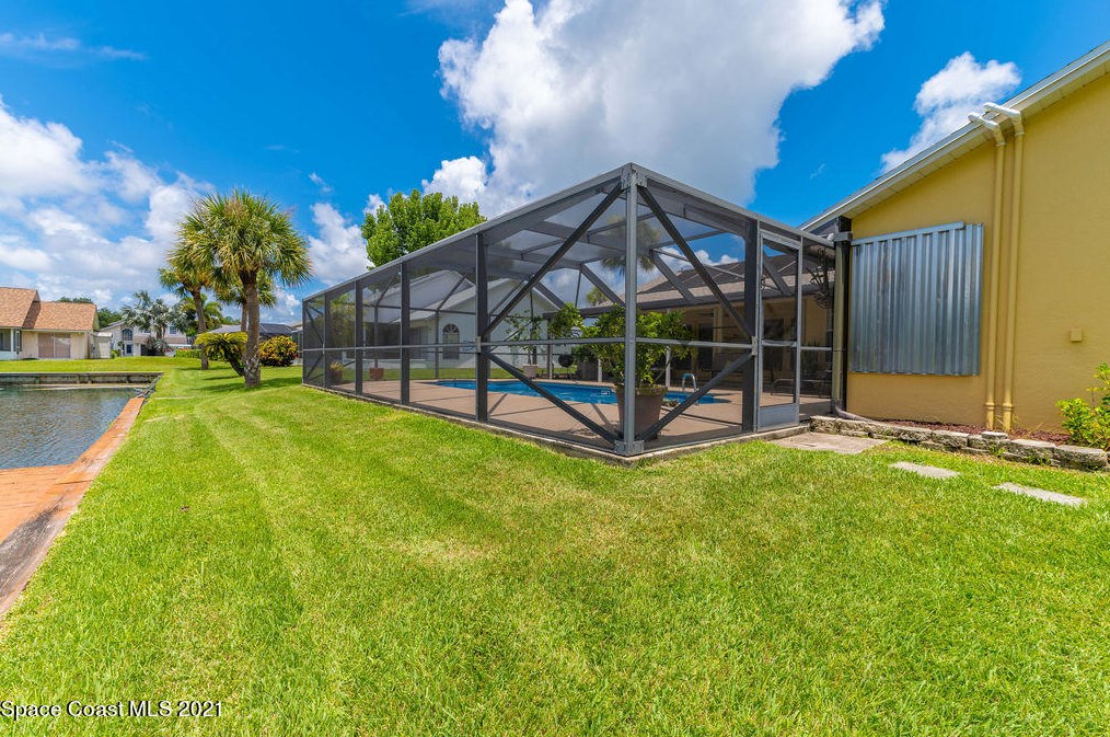 2455 Palm Lake Dr, Merritt Island FL  32952-5410 exterior