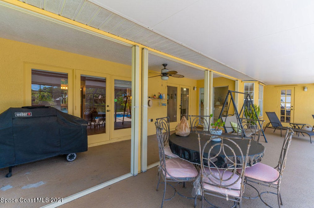 2455 Palm Lake Dr, Merritt Island FL  32952-5410 exterior