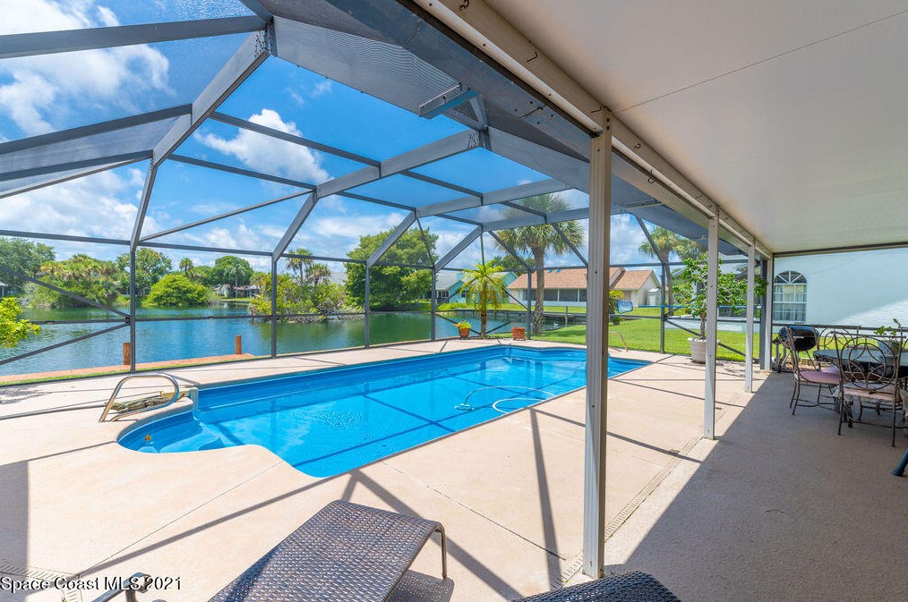 2455 Palm Lake Dr, Merritt Island FL  32952-5410 exterior