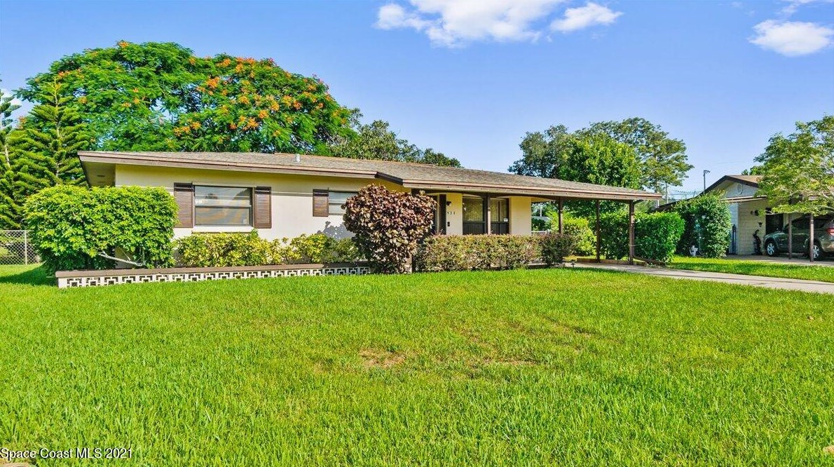 814 Creek Ave, Melbourne, FL 32935-8822