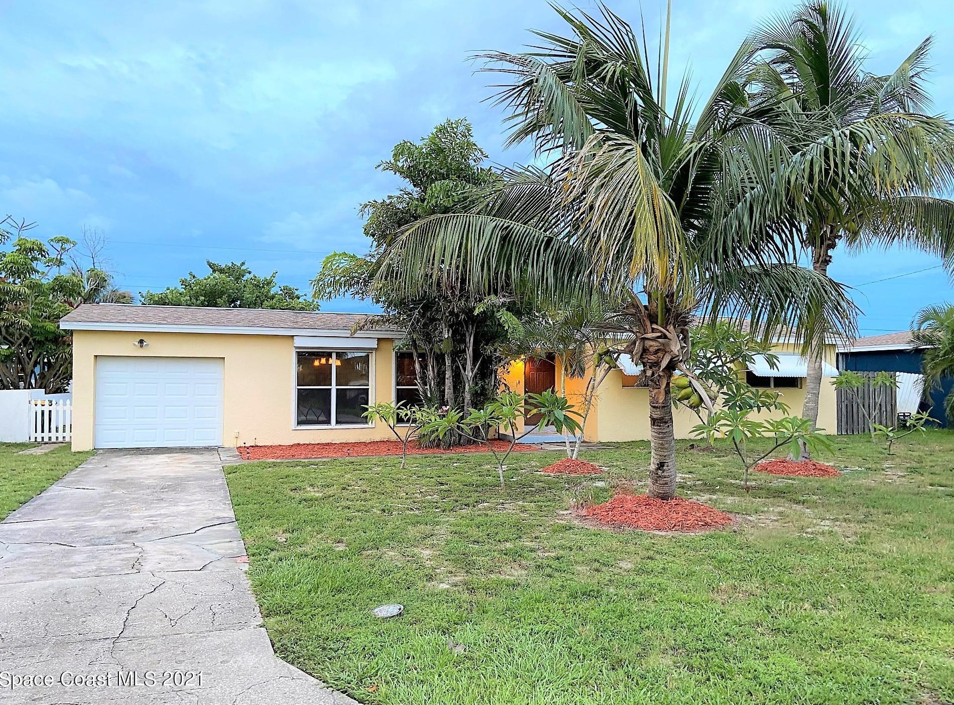 621 Sea Gull Dr, Melbourne, FL 32937-2037