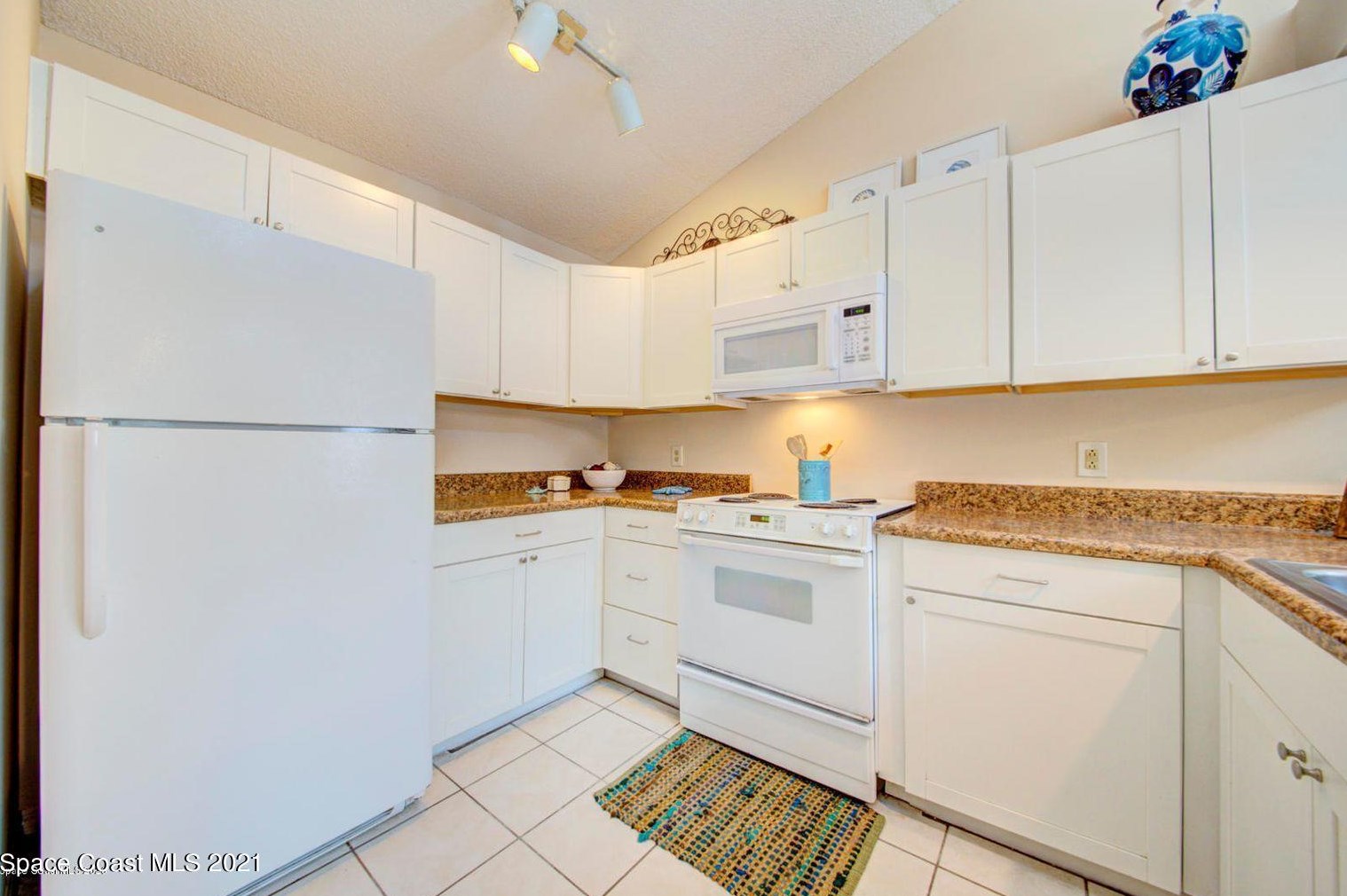 2206 Breezy Cir, Melbourne, FL 32935