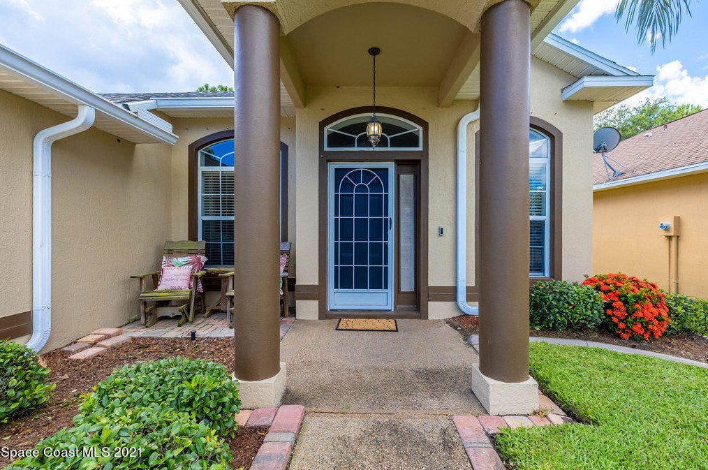 2311 Stratford Pointe Dr, Melbourne, FL 32904-8054