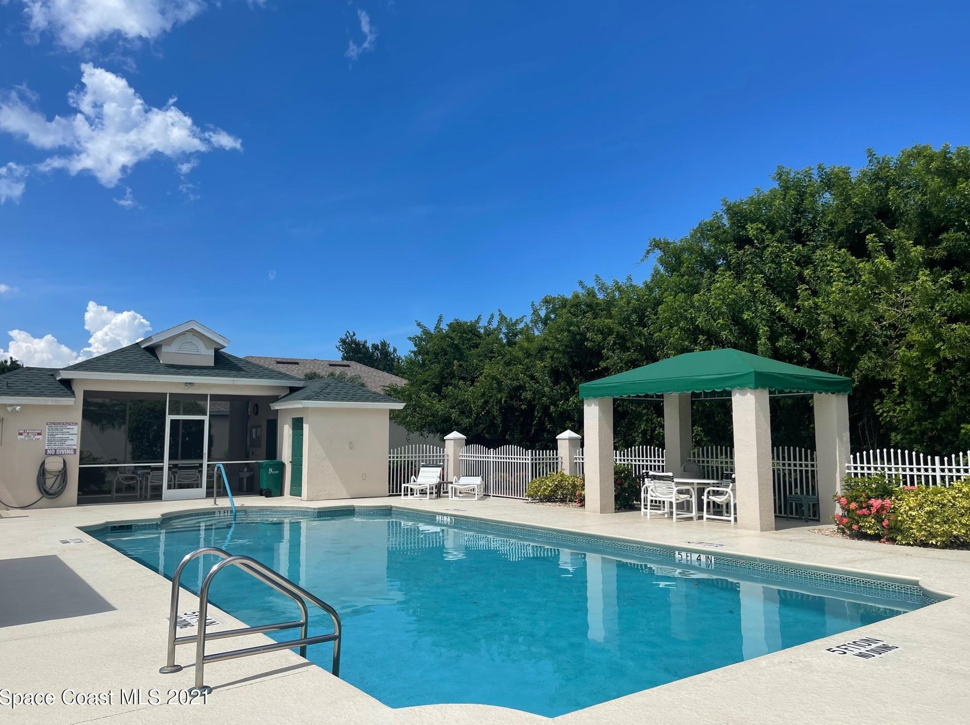 821 Misty Creek Dr, Melbourne, FL 32940-6439