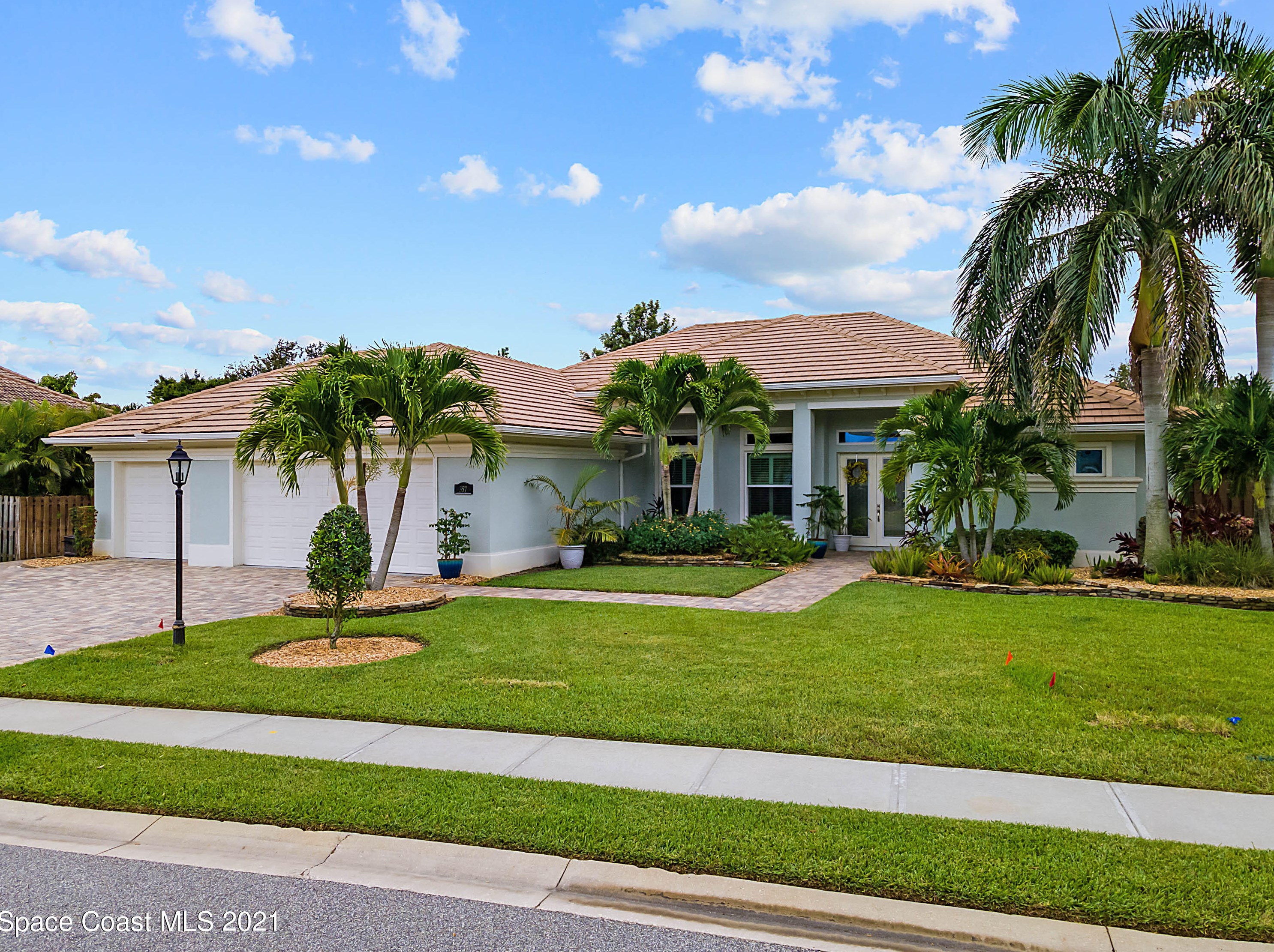 357 Southampton Dr, Melbourne, FL 32903-4046