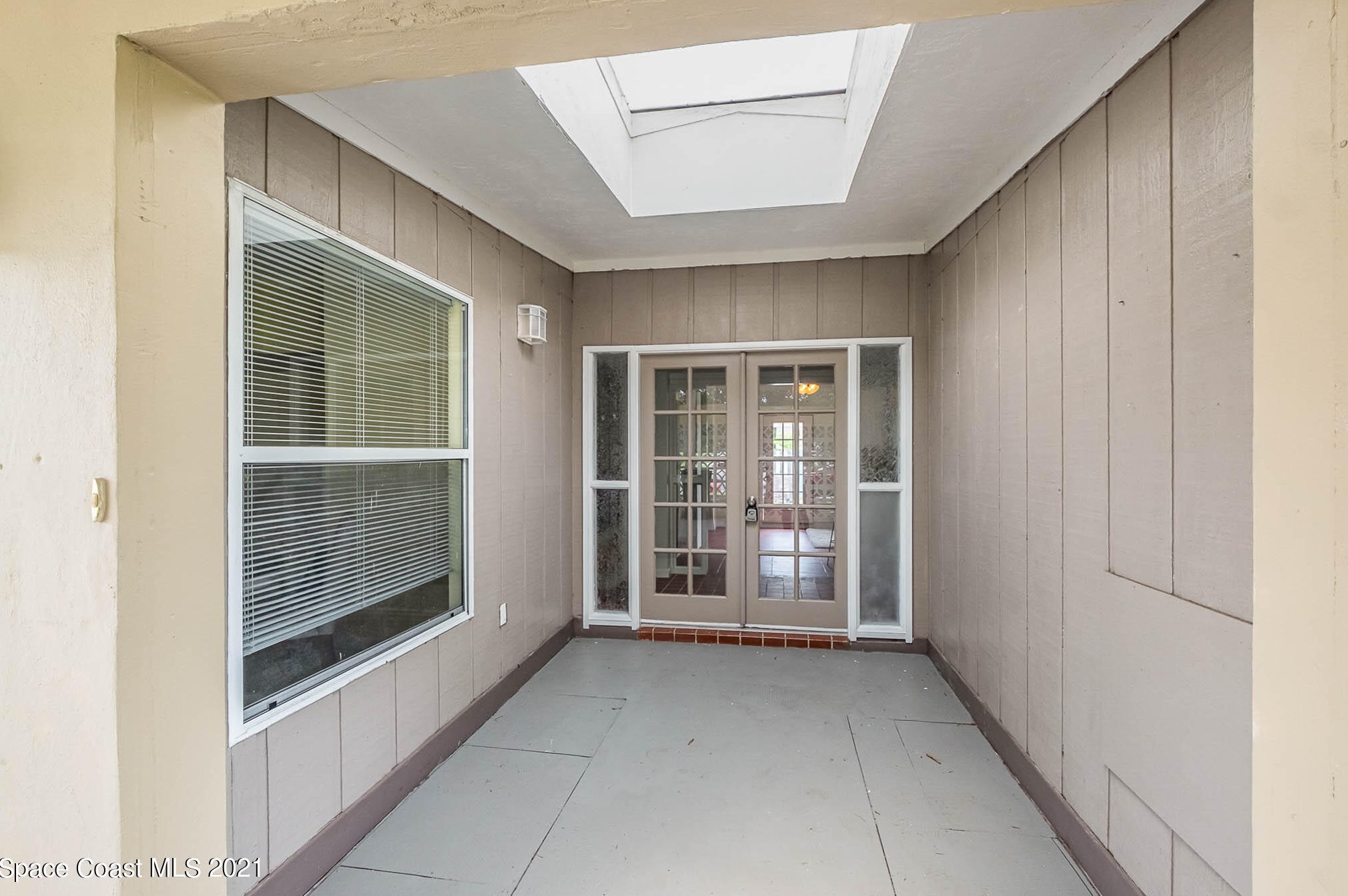 1012 Daytona Dr, Melbourne, FL 32905-4904