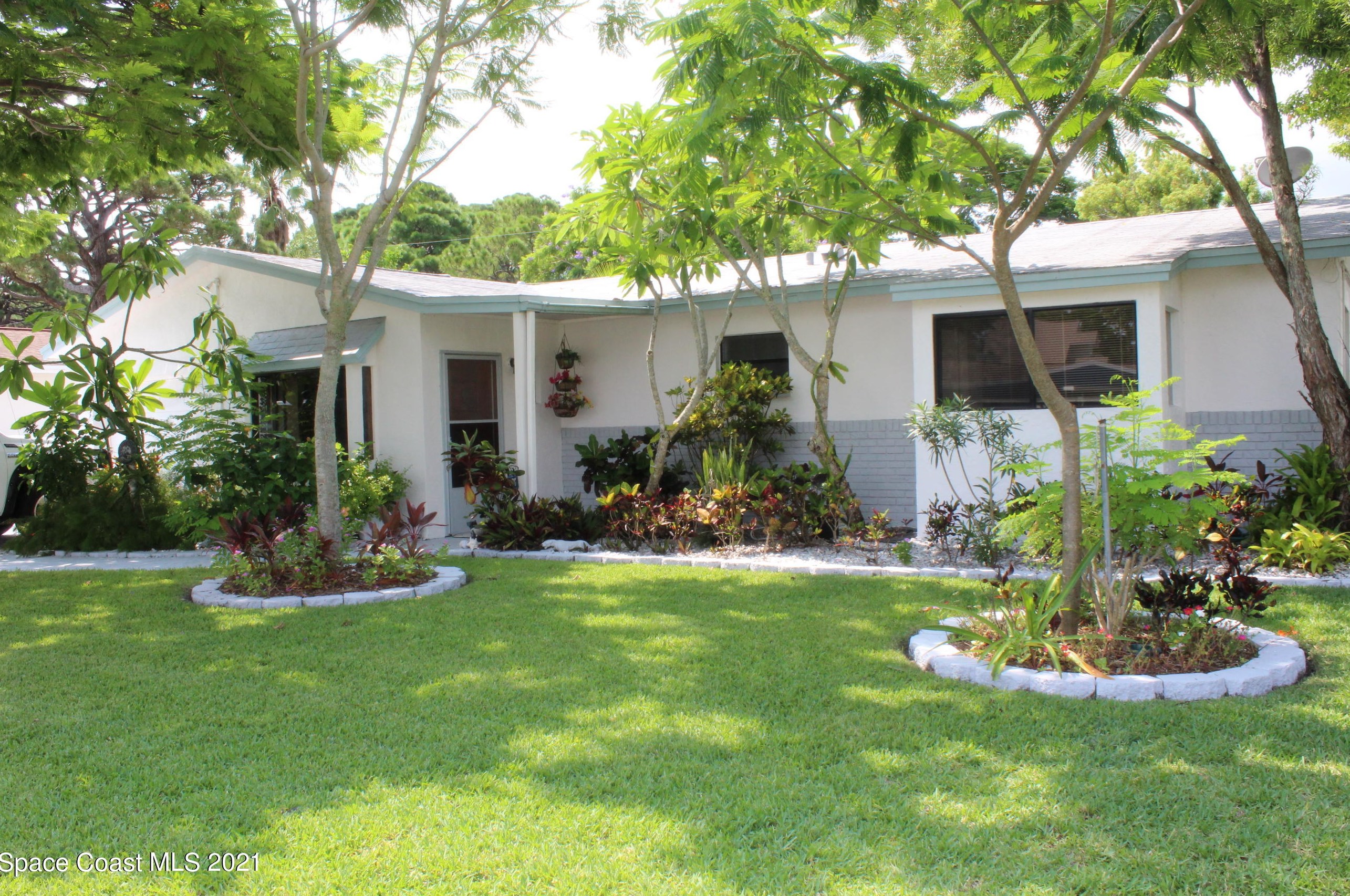 1775 Via Roma, Merritt Island, FL 32952-2820