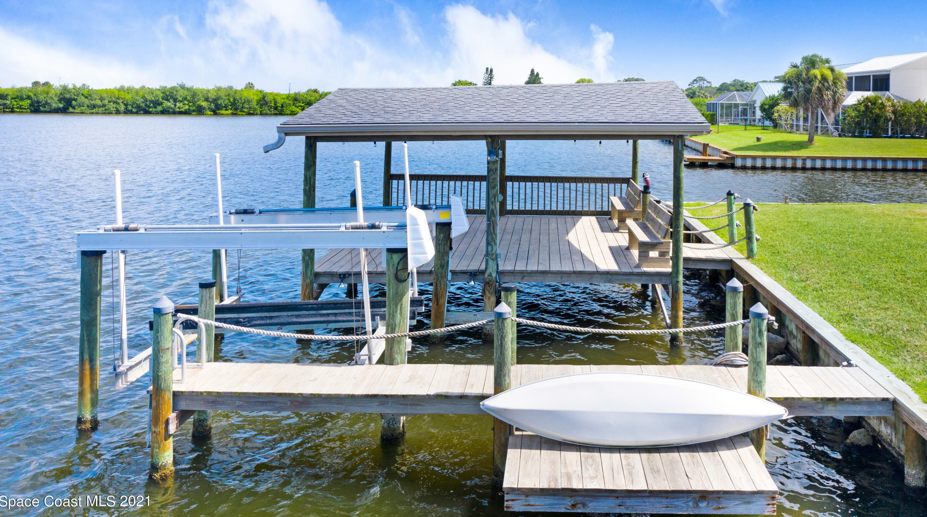 1360 Holly Ave, Merritt Island, FL 32952-5883