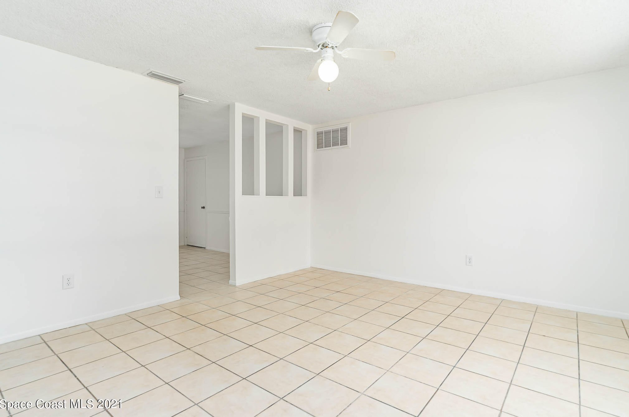 419 Count St, Melbourne, FL 32901-8601