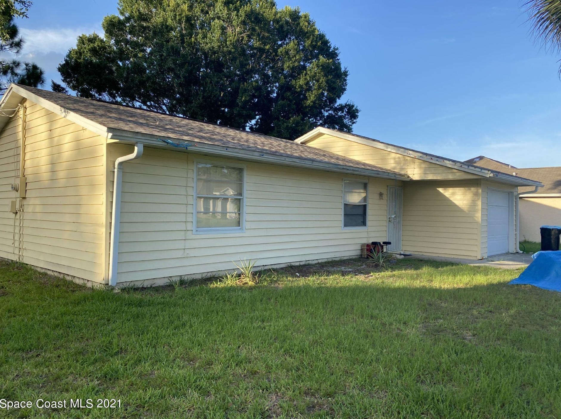 1099 Dunham St, Melbourne, FL 32909-3818