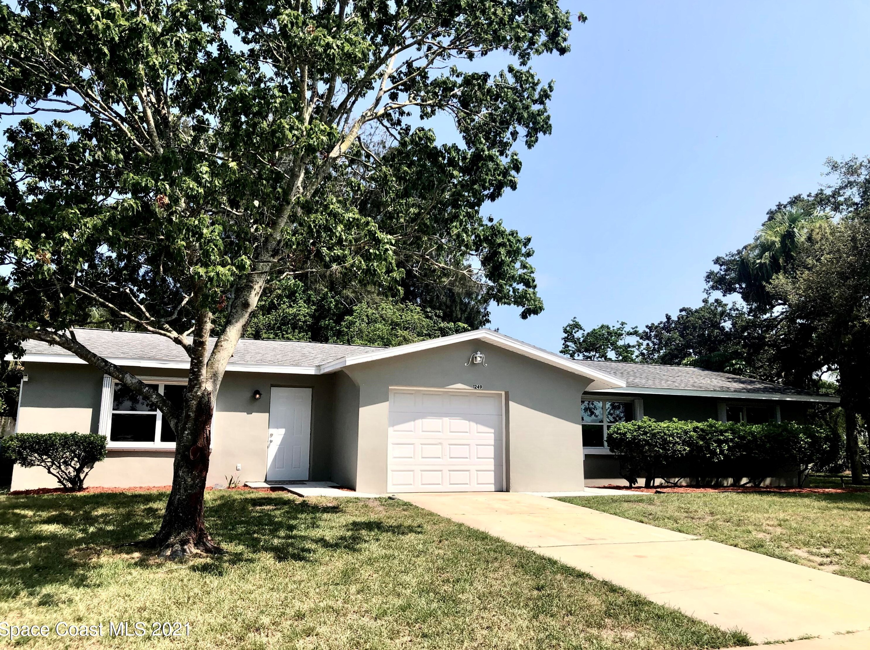 1249 Bonita Ct, Melbourne, FL 32905-4301