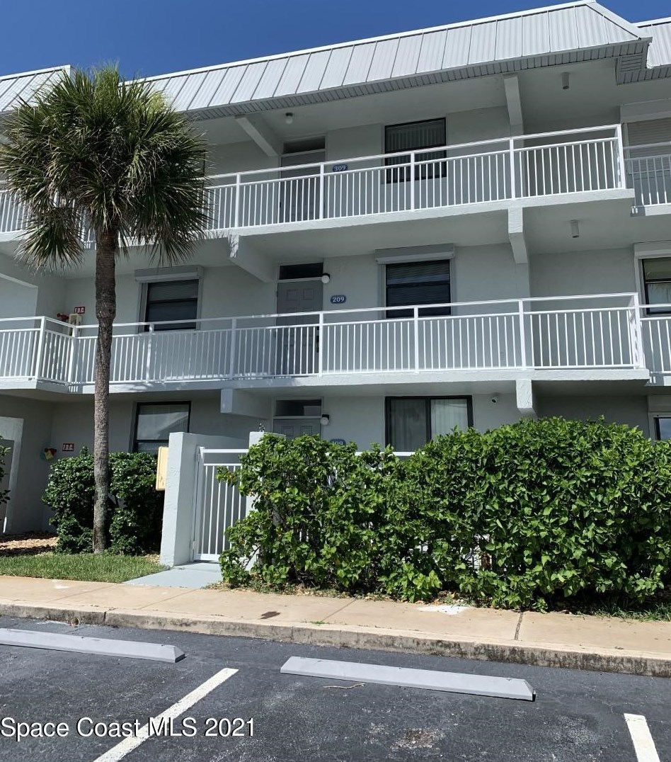 2101 S Atlantic Ave #209, Cocoa Beach, FL 32931