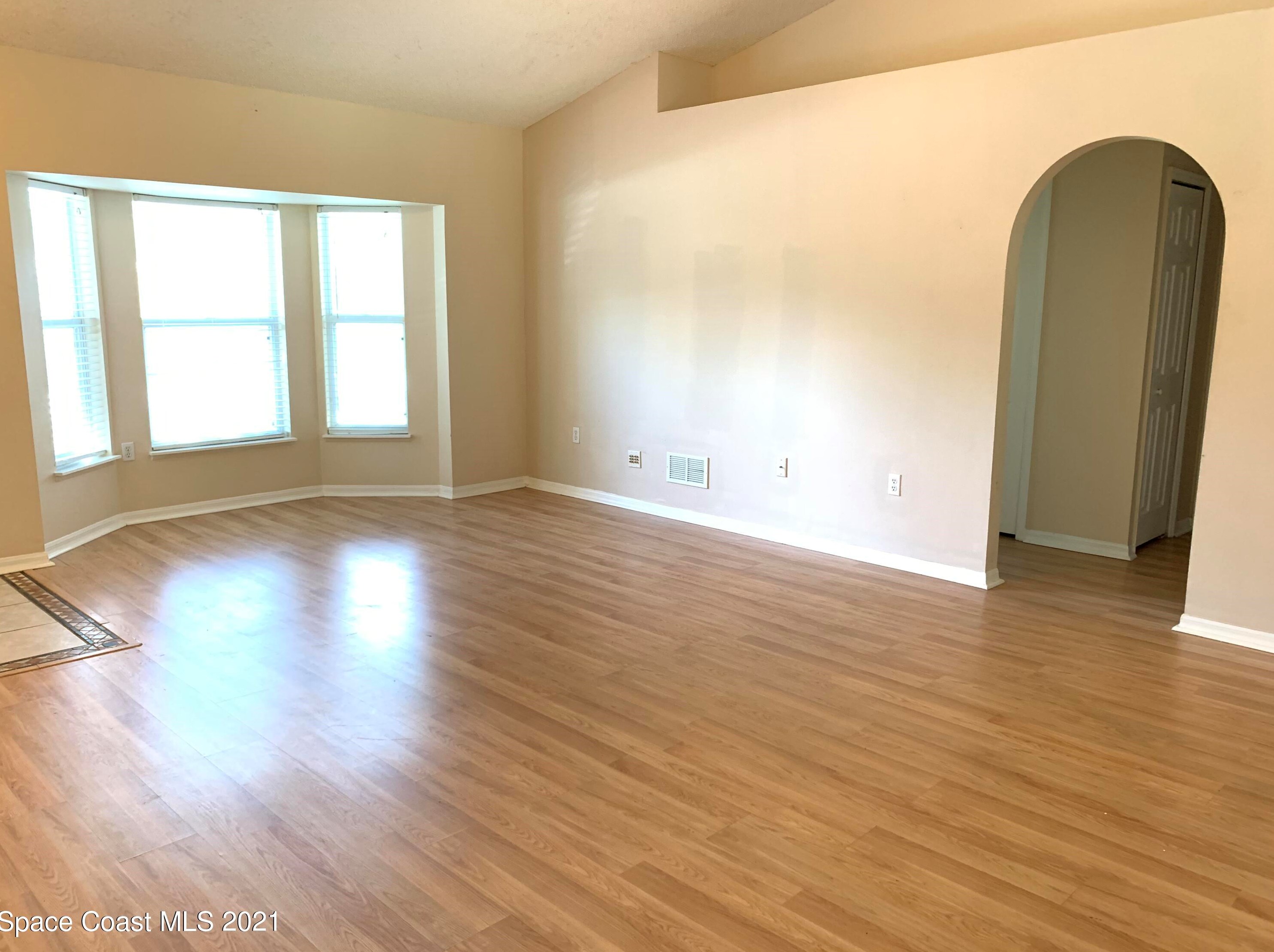 929 Quinn St, Melbourne, FL 32909-7275
