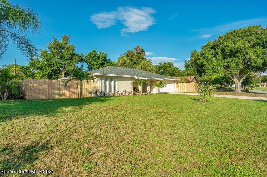 1225 Leslie Dr, Merritt Island, FL 32952-6107