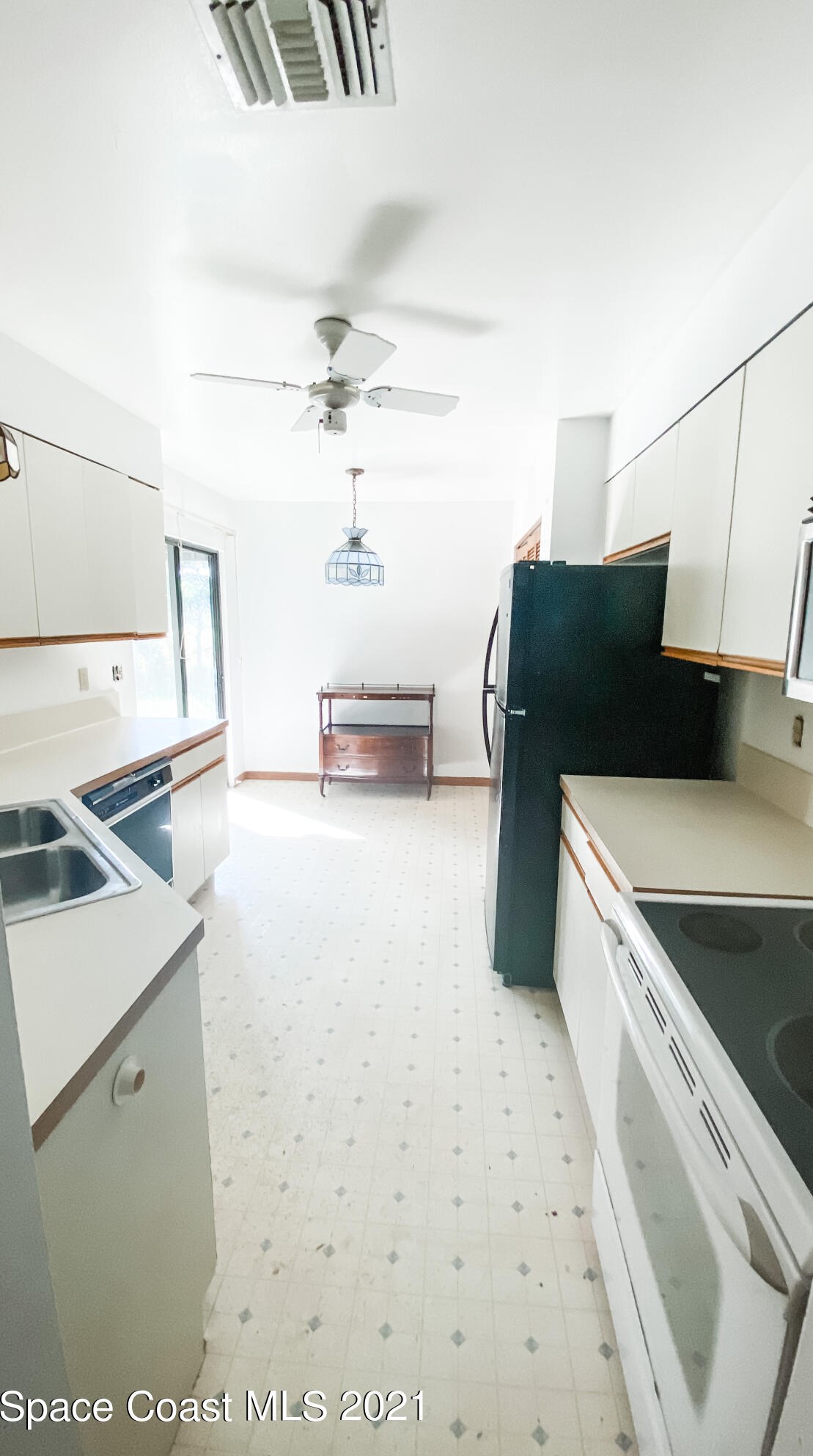 1312 Mohegan Ter, Melbourne, FL 32909-8529