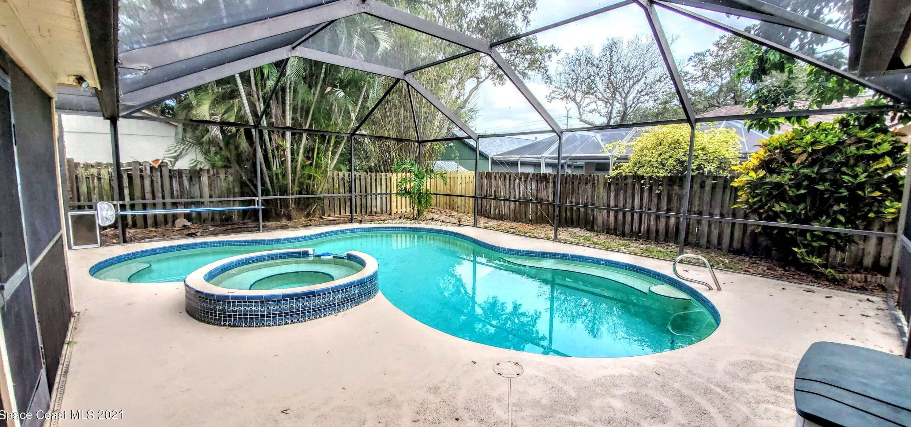 2225 Plantation Dr, Melbourne, FL 32935-7233