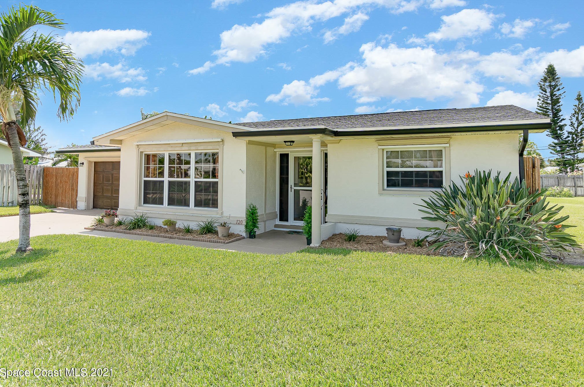 120 Mars Ct, Melbourne, FL 32903-2108