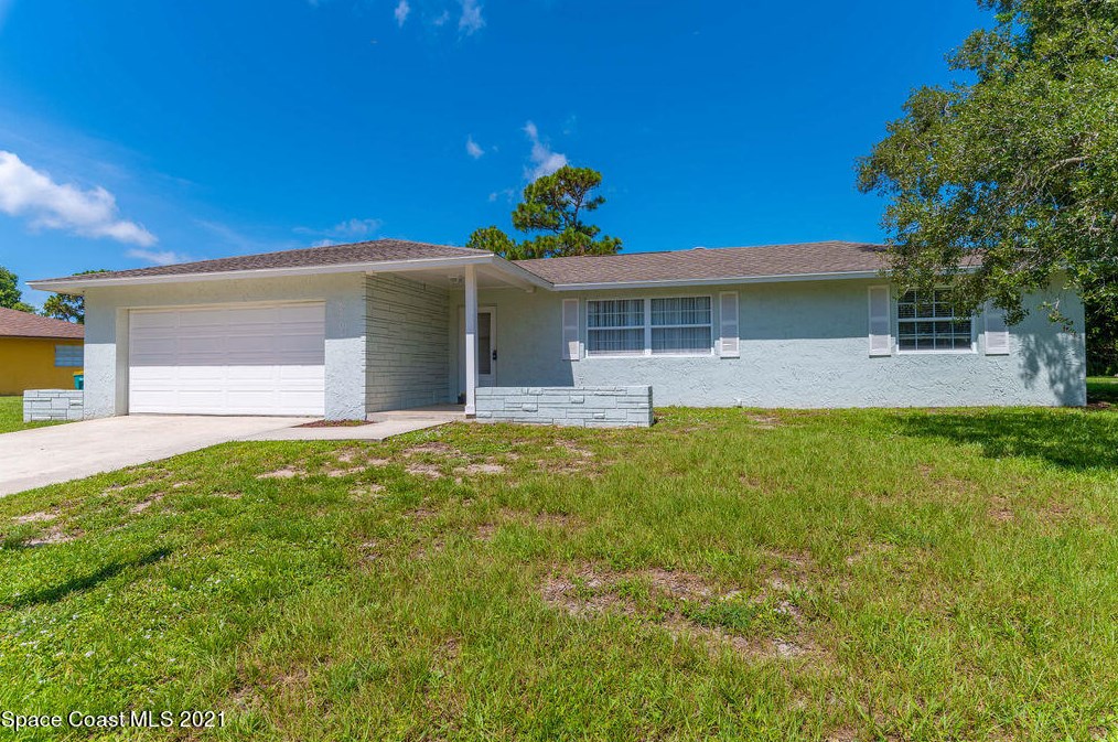 2704 Lewis St, Melbourne, FL 32901-5953