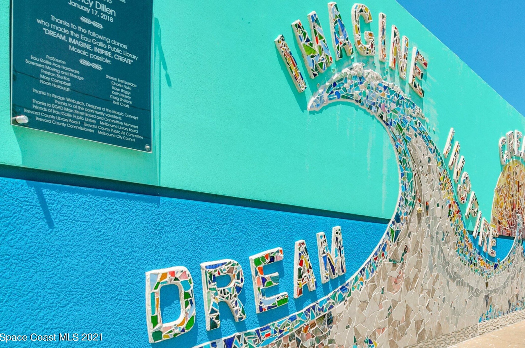 137 San Juan Cir, Melbourne FL 32935-5417 exterior