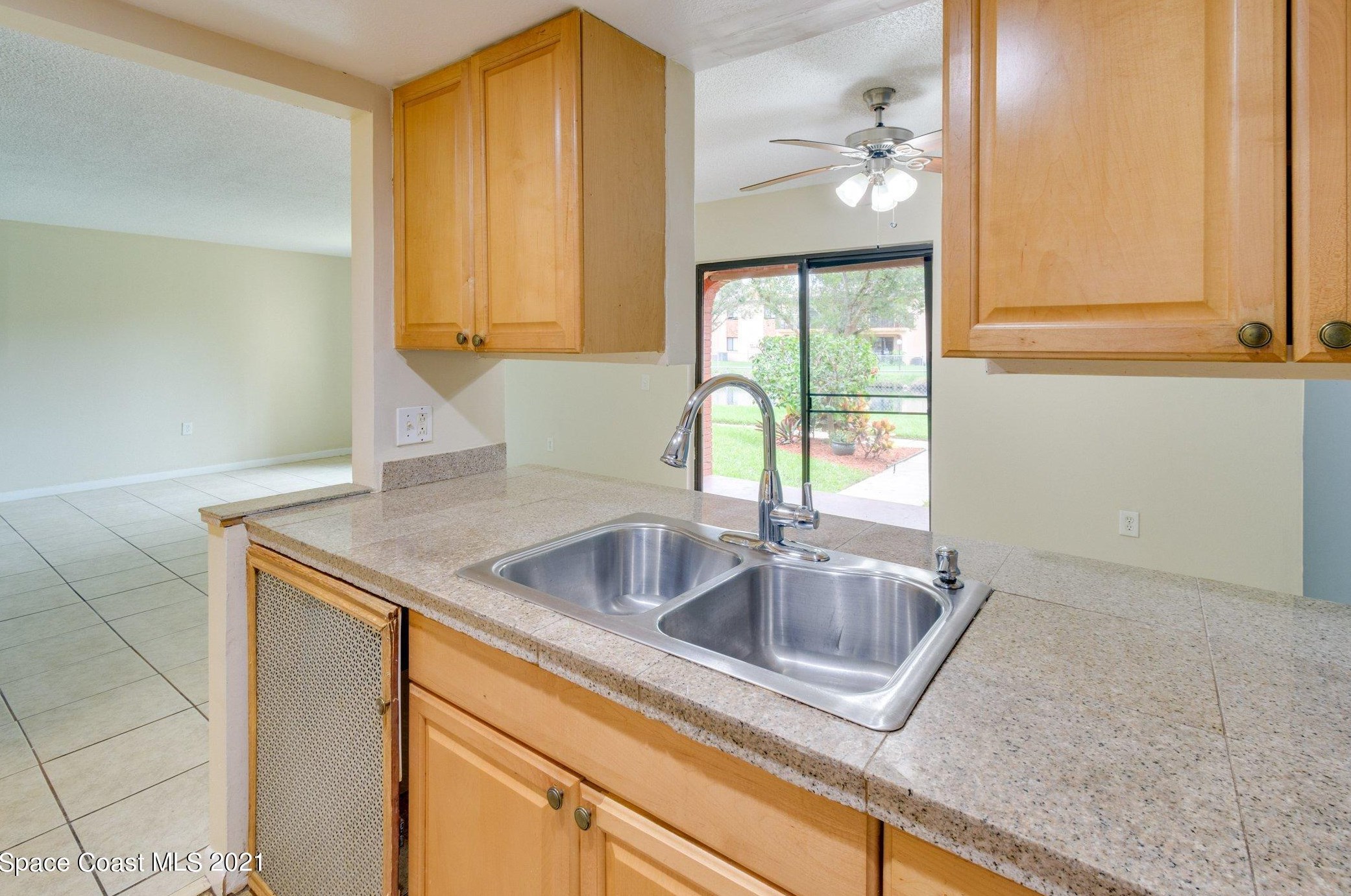 137 San Juan Cir, Melbourne FL 32935-5417 exterior