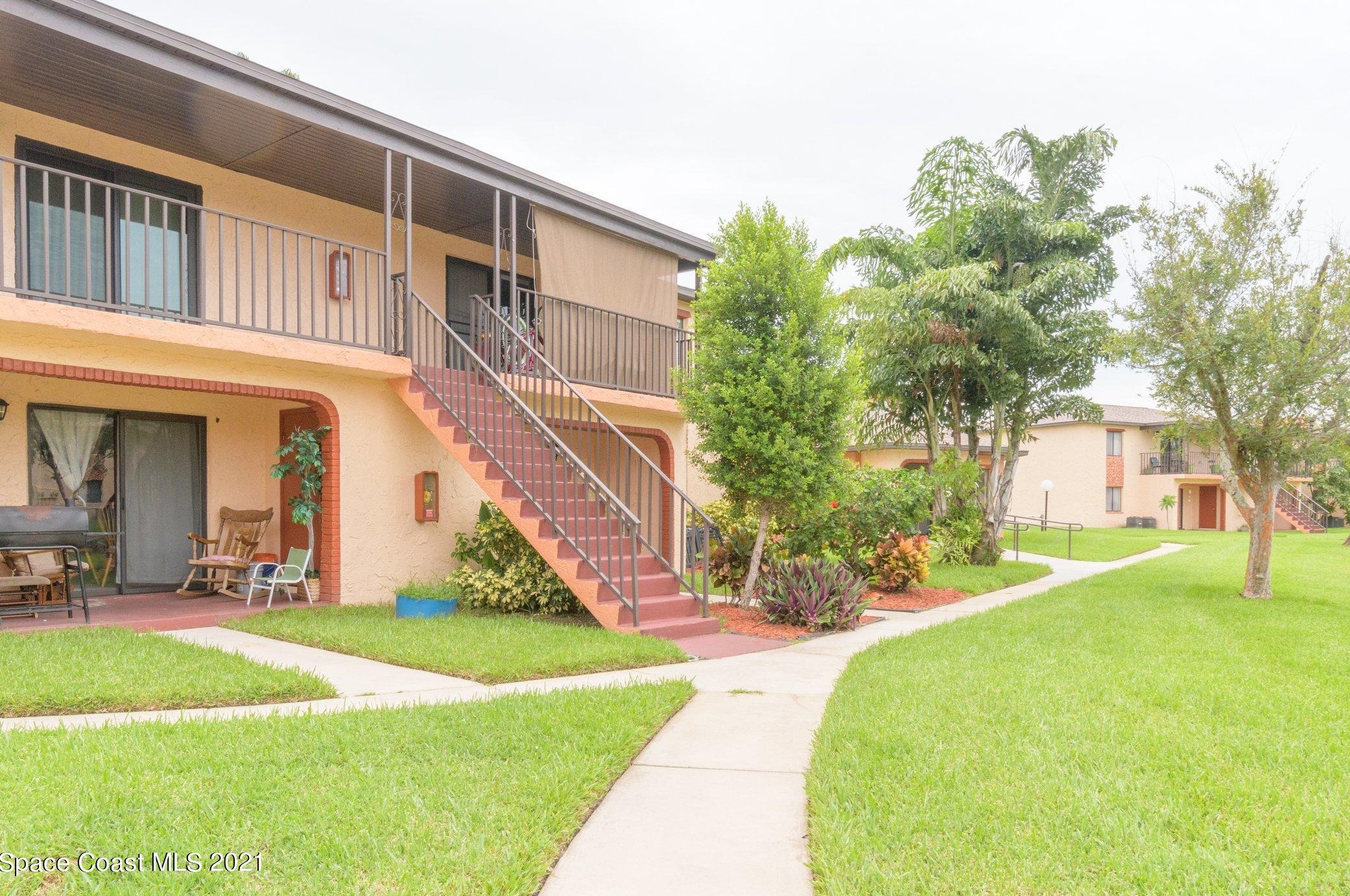 137 San Juan Cir, Melbourne FL 32935-5417 exterior