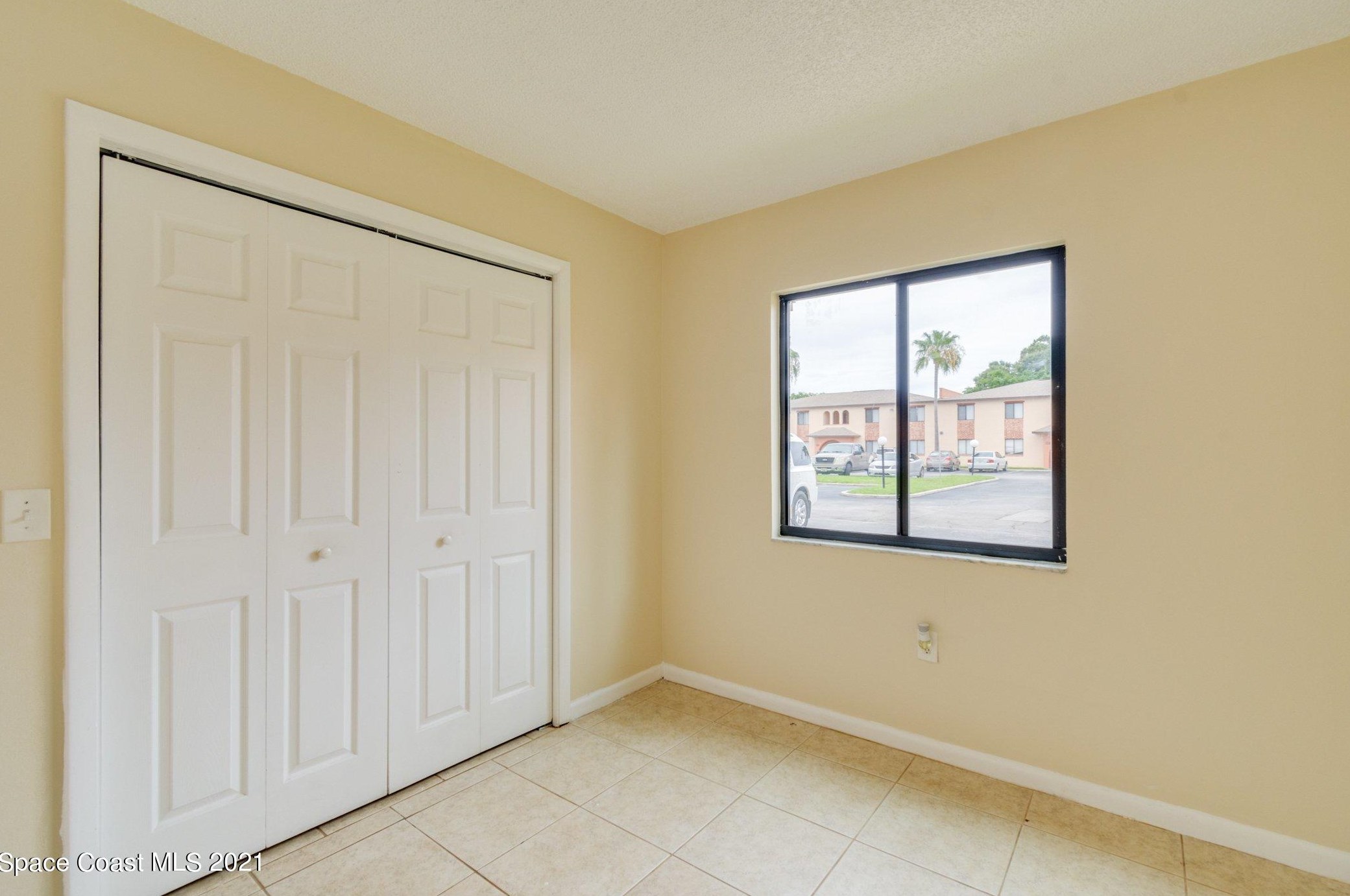 137 San Juan Cir, Melbourne FL 32935-5417 exterior