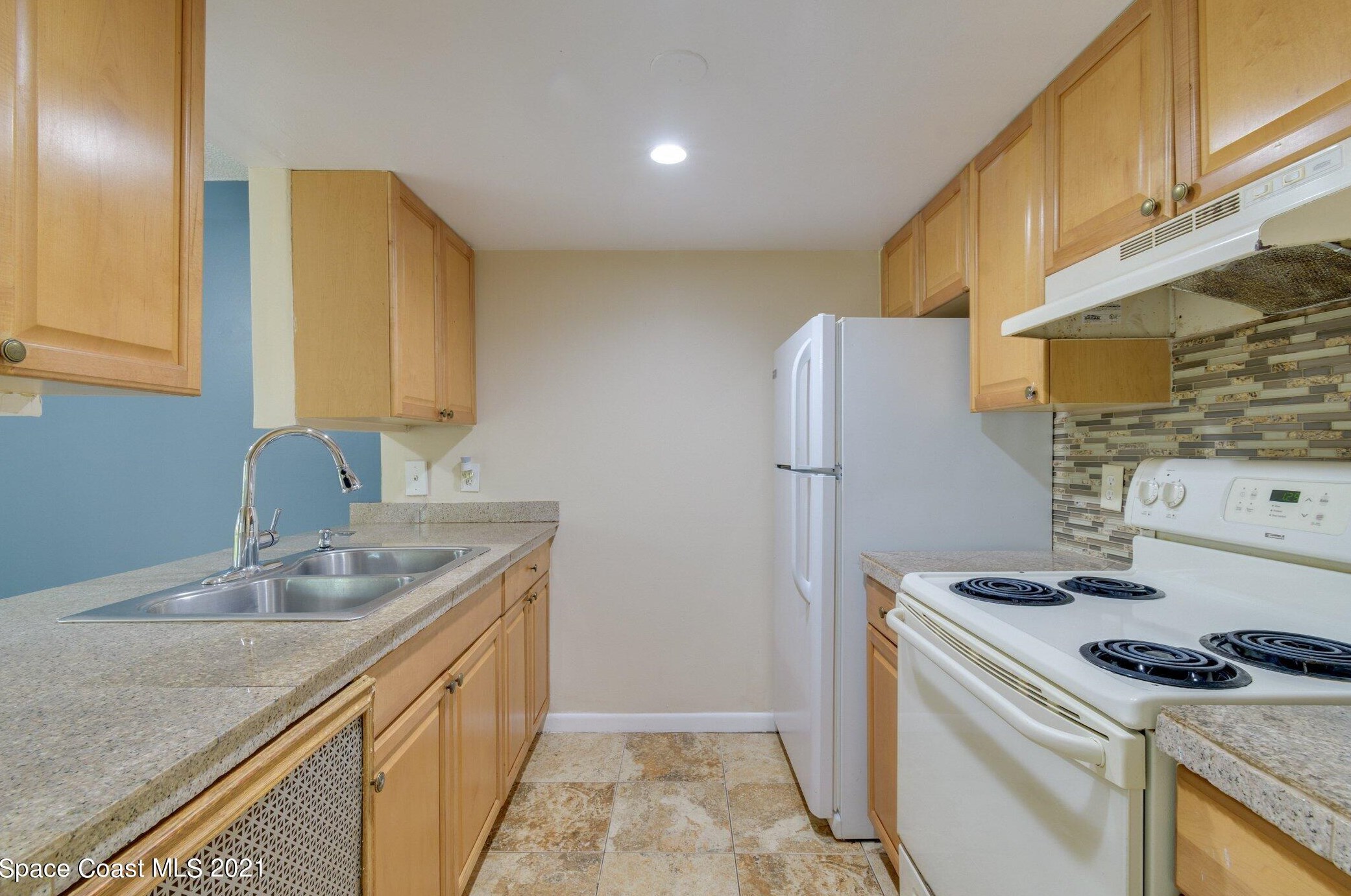 137 San Juan Cir, Melbourne FL 32935-5417 exterior