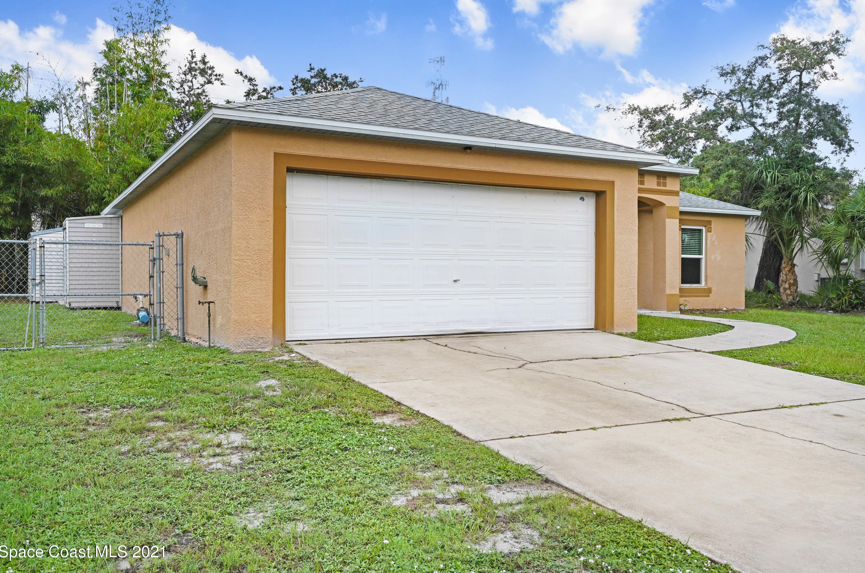2181 Pumpkin Pl, Melbourne, FL 32905-4006