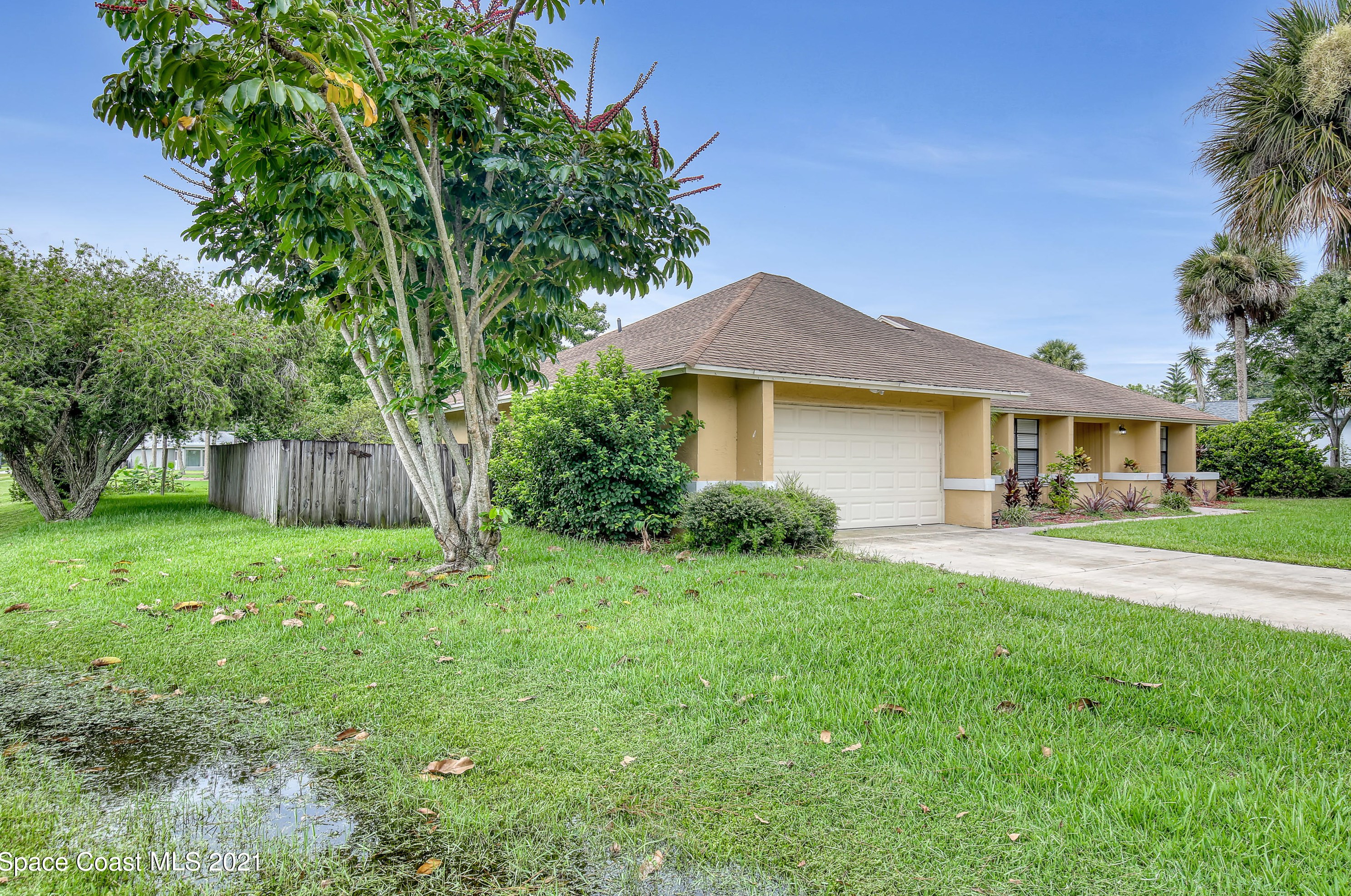 1001 Royal Oak Ct, Melbourne, FL 32940-7834