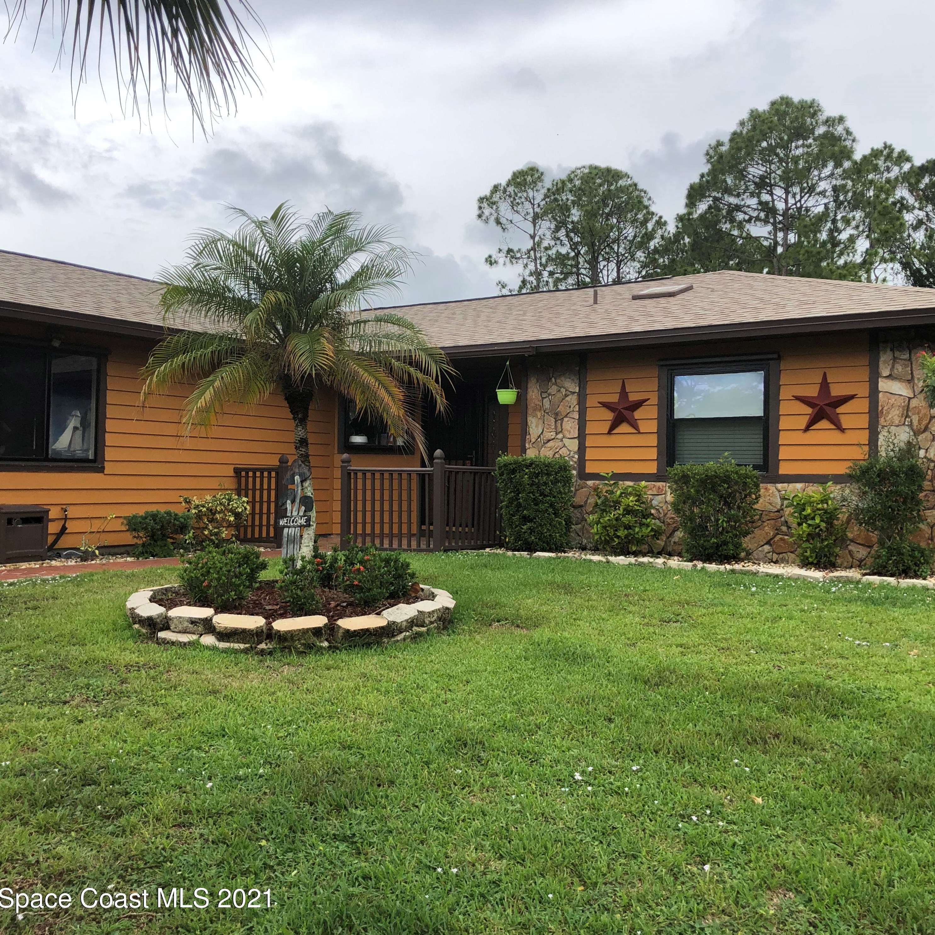 1374 Ginza Rd, Melbourne, FL 32907-7918