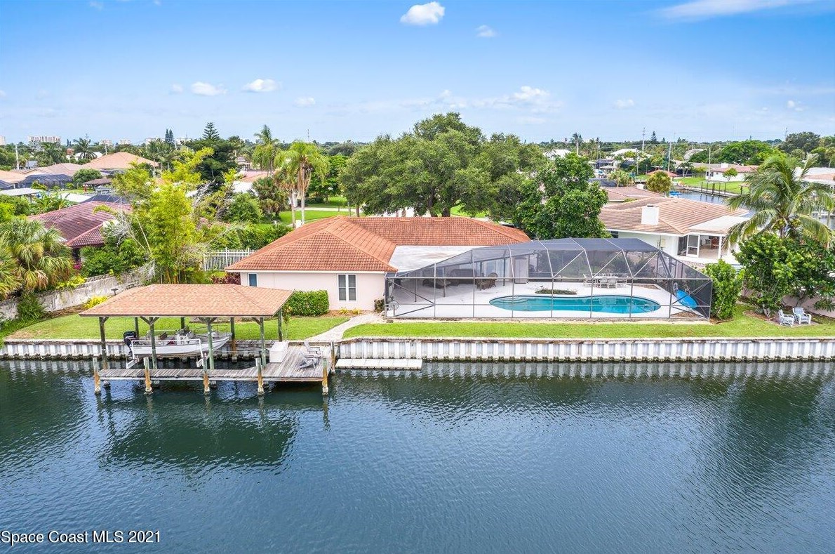 695 Barcelona Ct, Melbourne, FL 32937-3907