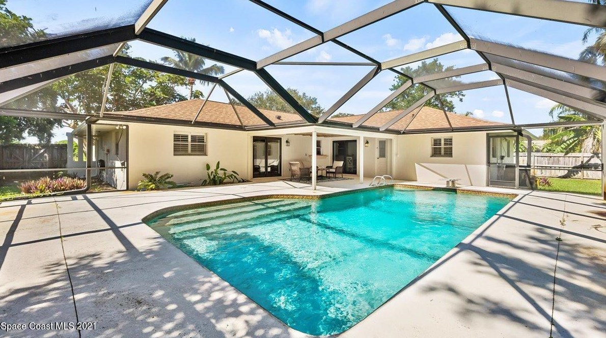 528 Solitaire Palm Dr, Melbourne, FL 32903-3828