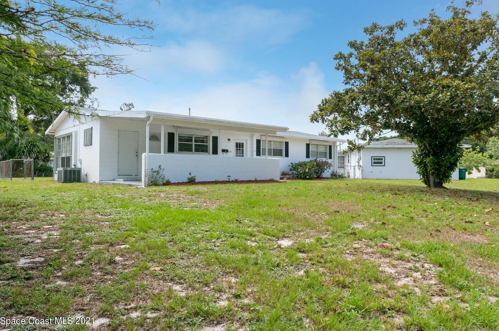 1611 Hedrick Dr, Melbourne, FL 32901-4111