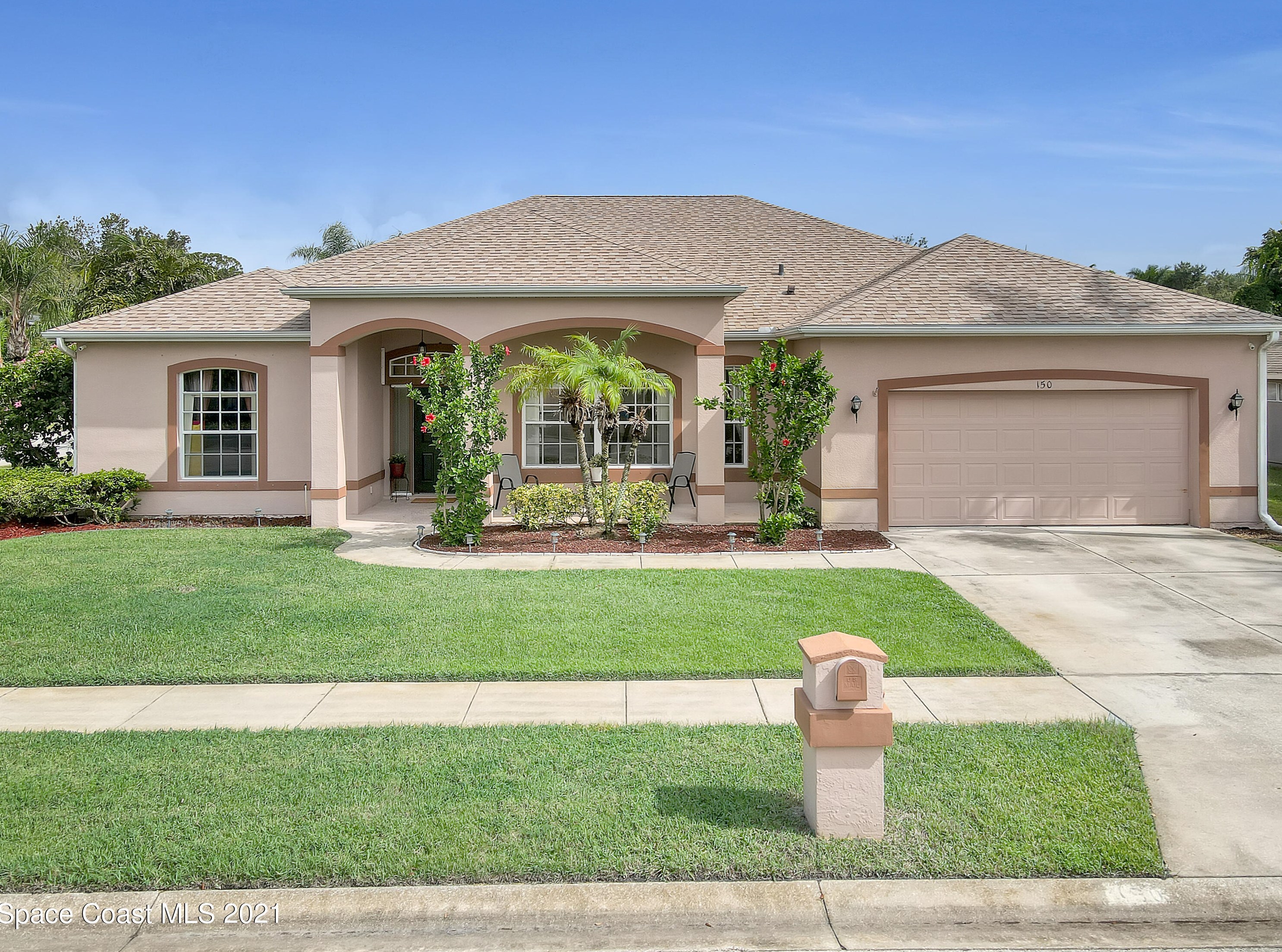 150 Cove Loop Dr, Merritt Island, FL 32953-3069