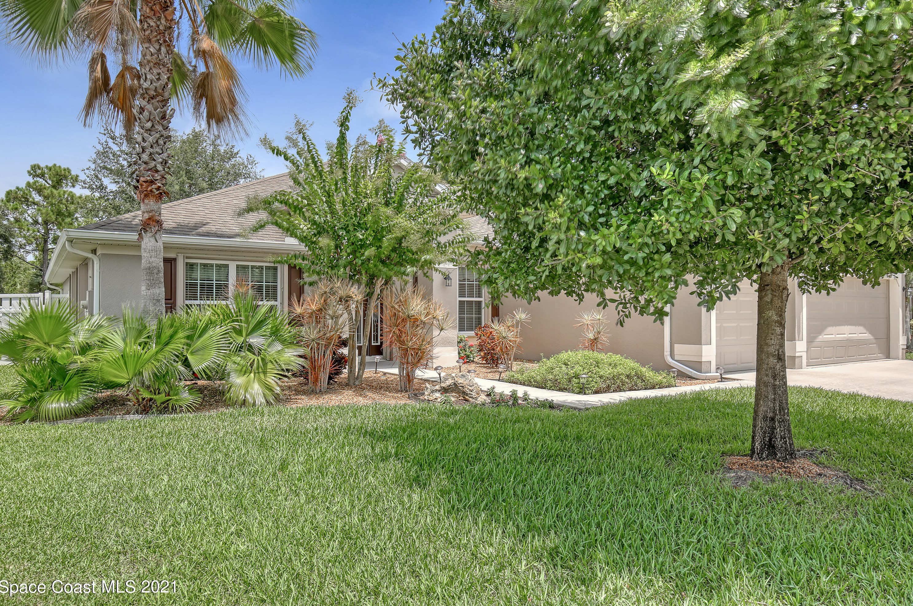 2233 Merlin Dr, Melbourne, FL 32904-6158