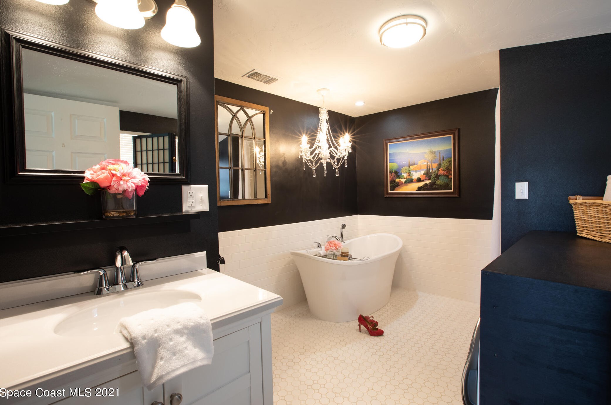 2250 Pineapple Ave, Melbourne FL 32935-6640 exterior