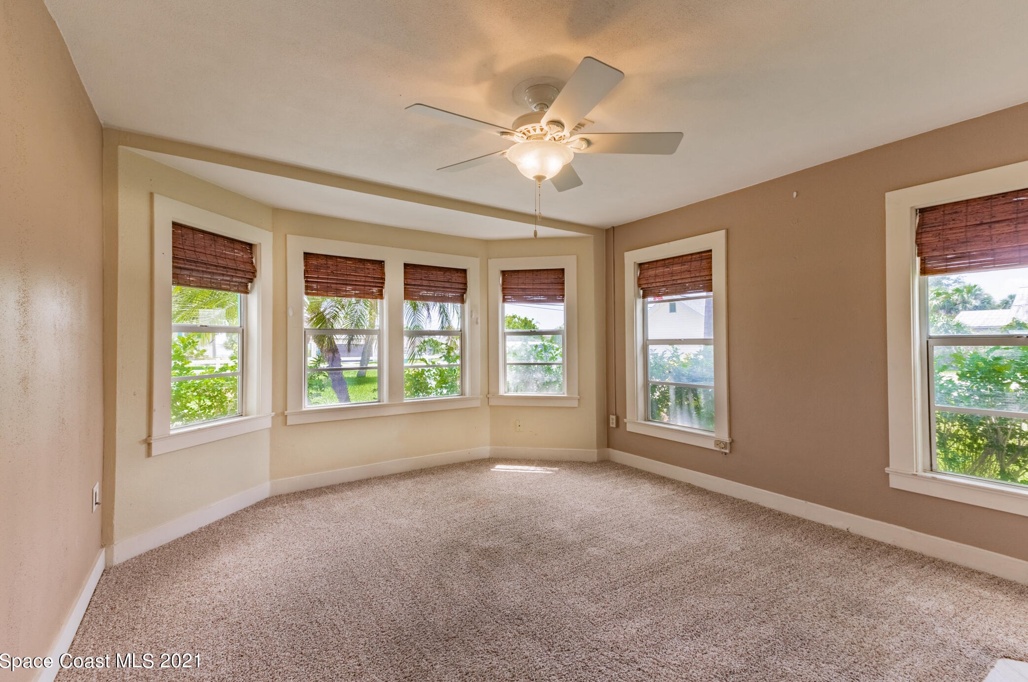 2250 Pineapple Ave, Melbourne FL 32935-6640 exterior