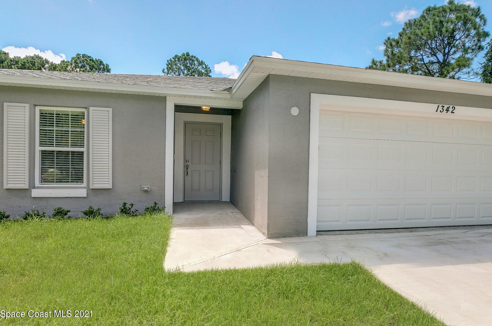 1161 Pluto St, Melbourne, FL 32909-9242