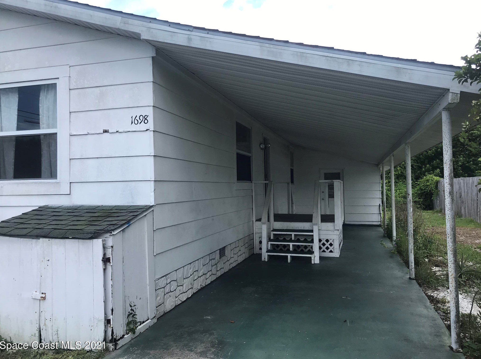 1698 Wyoming Dr, Melbourne, FL 32909-5729