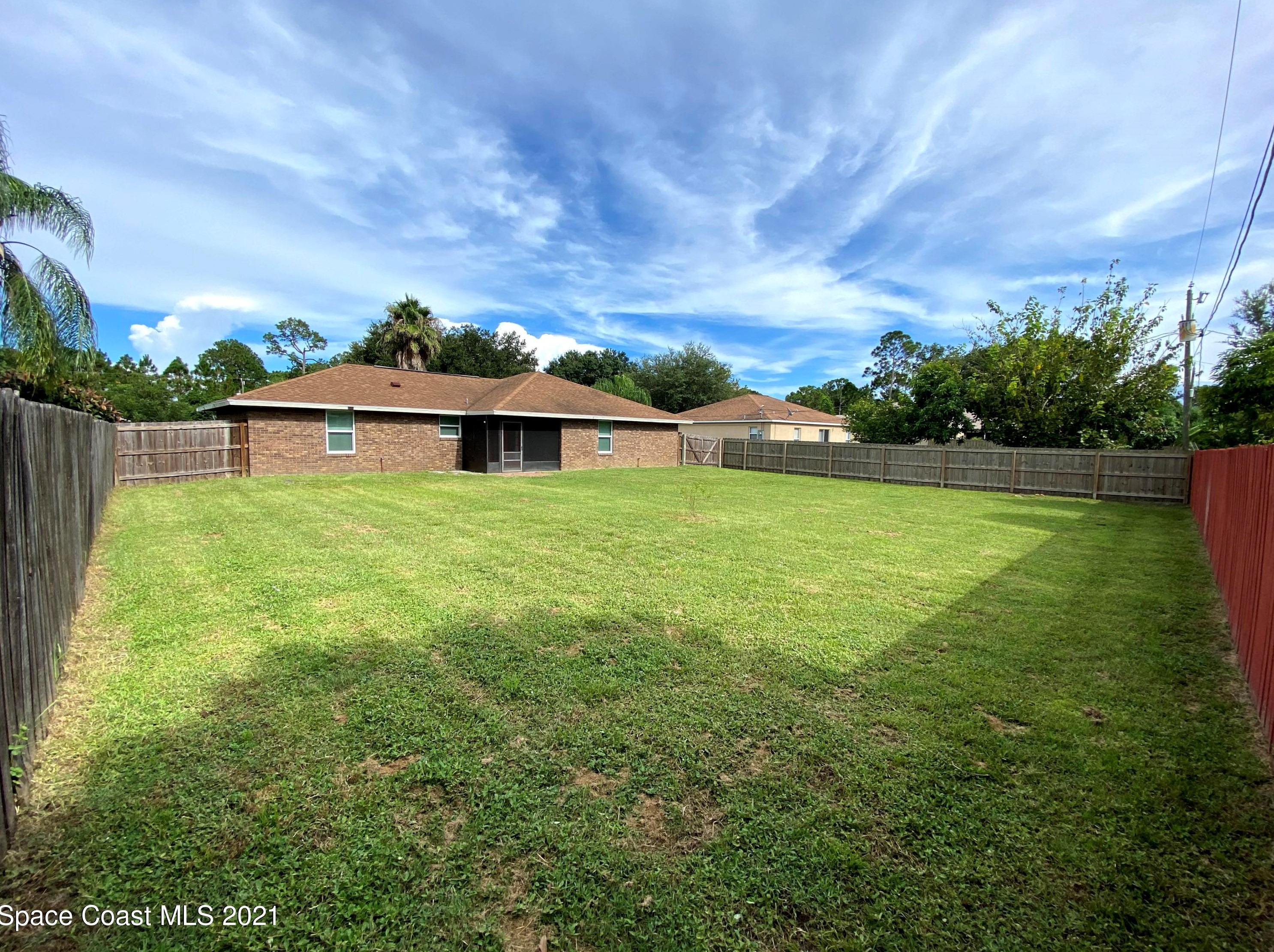 924 Mermaid Ave, Melbourne, FL 32909-4909