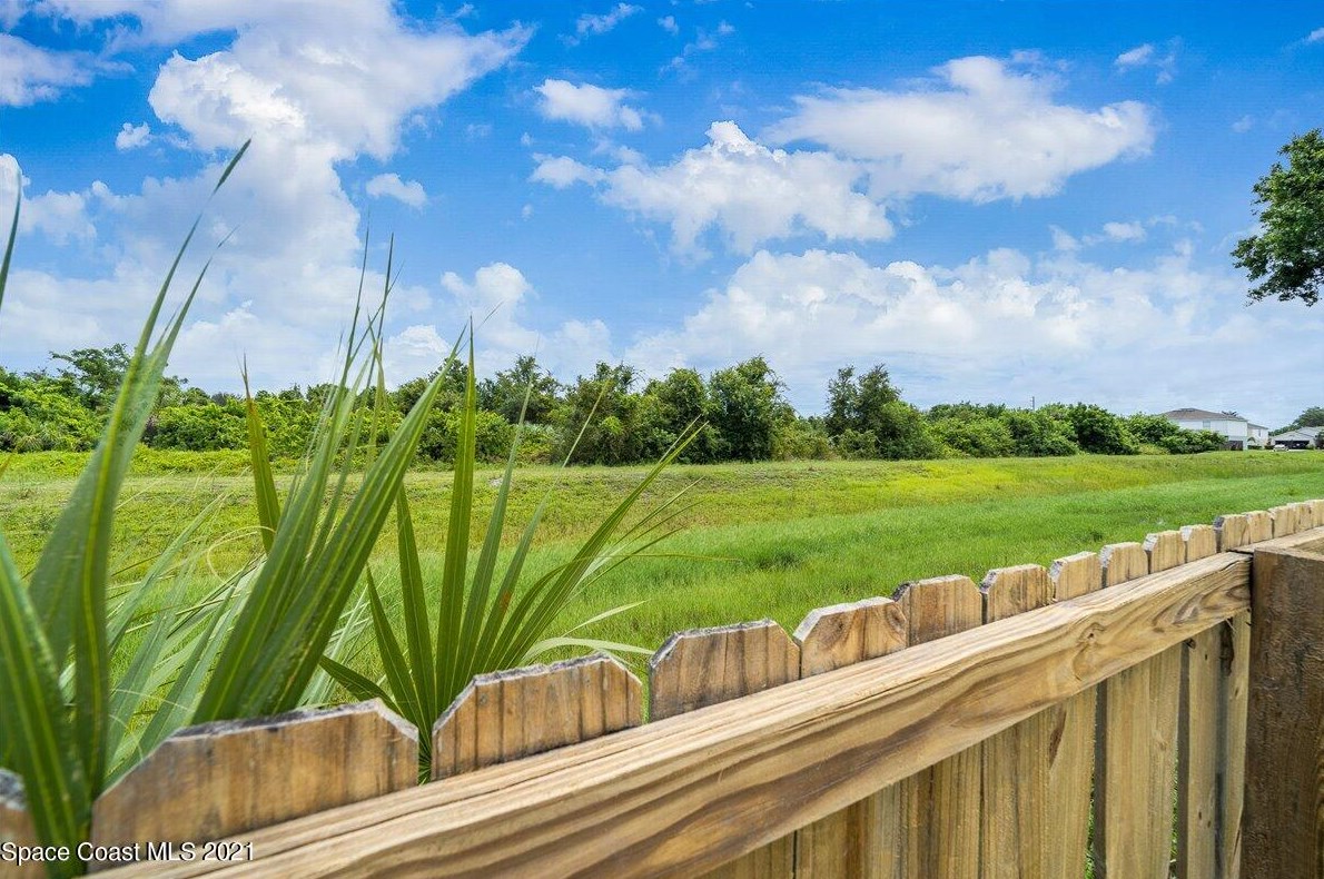 1772 Clover Cir, Melbourne FL  32935-5582 exterior